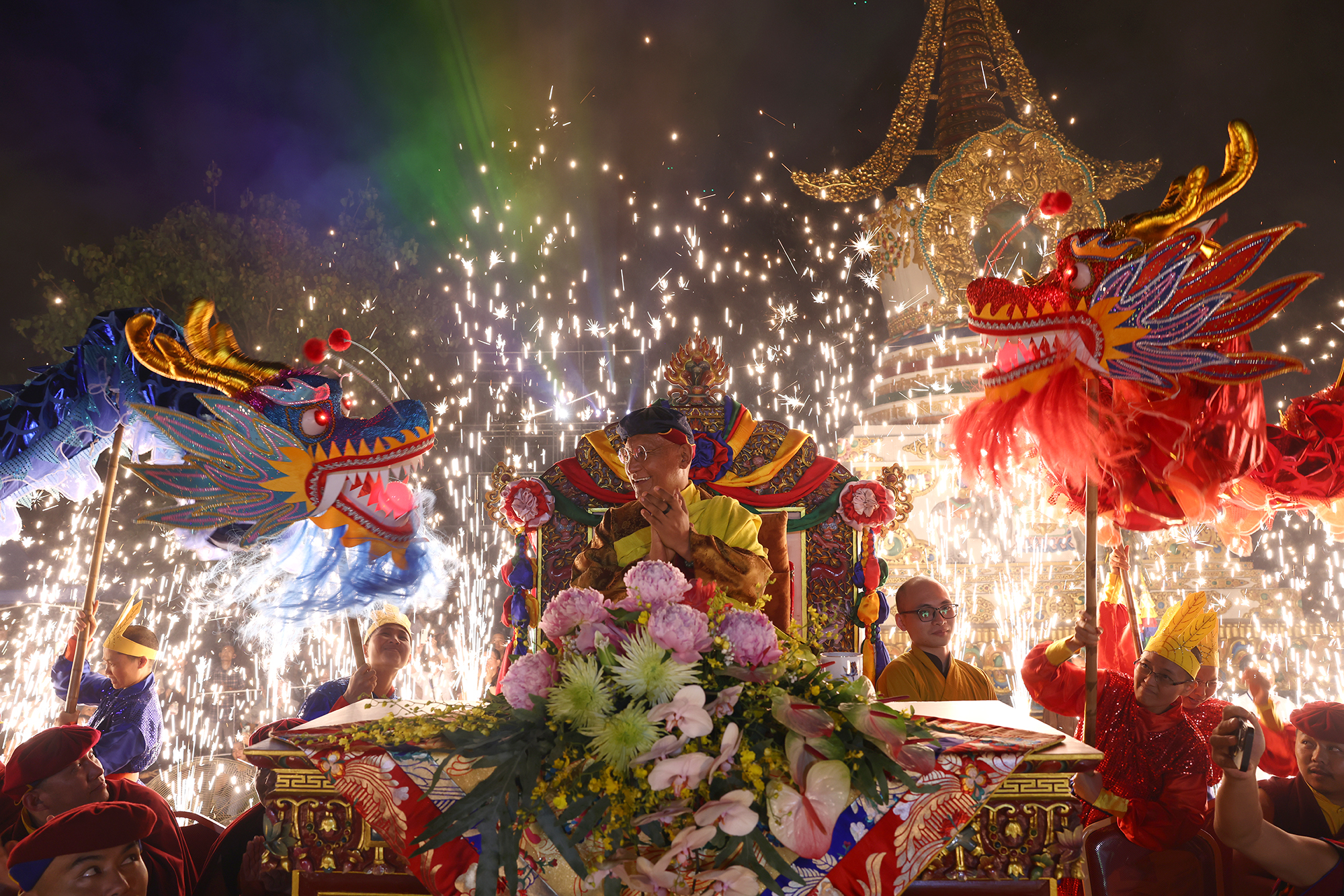 Lễ hội &aacute;nh s&aacute;ng 3D mapping cầu nguyện h&ograve;a b&igrave;nh tại Bảo th&aacute;p Mandala T&acirc;y Thi&ecirc;n - Ảnh 5.