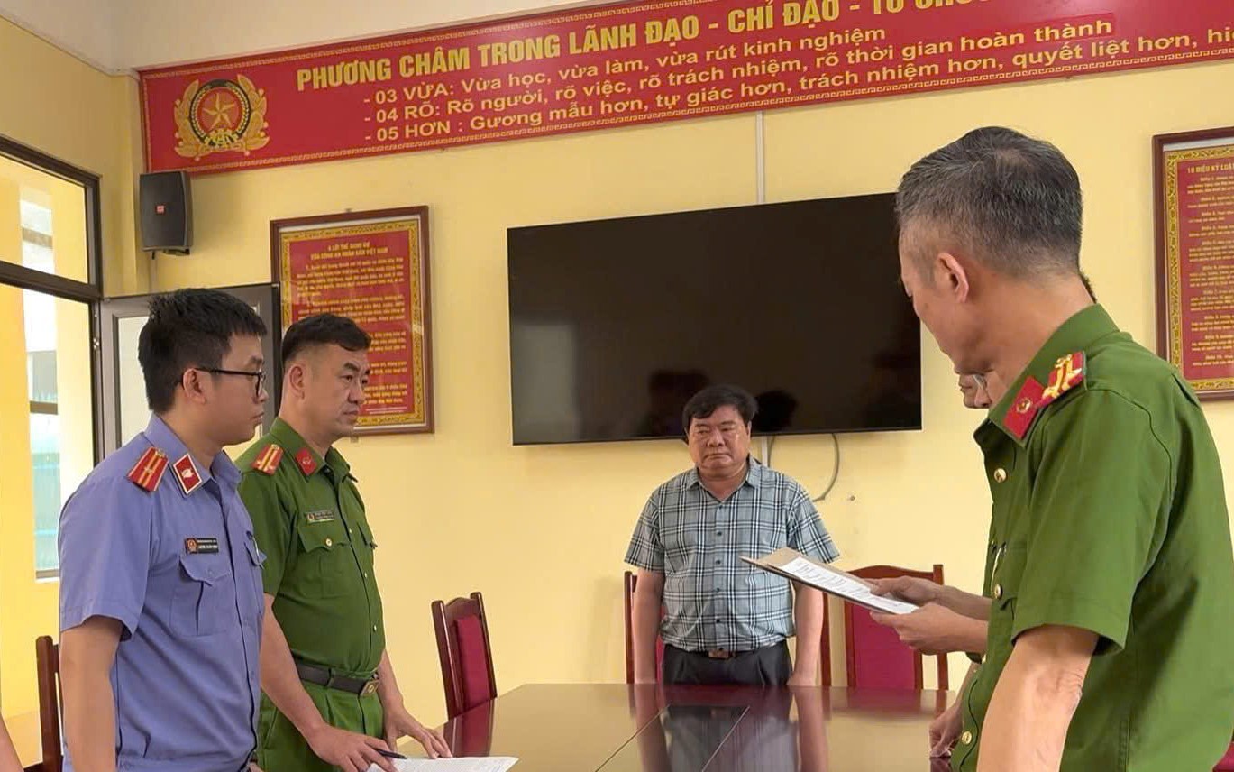 Khởi tố giám đốc một công ty