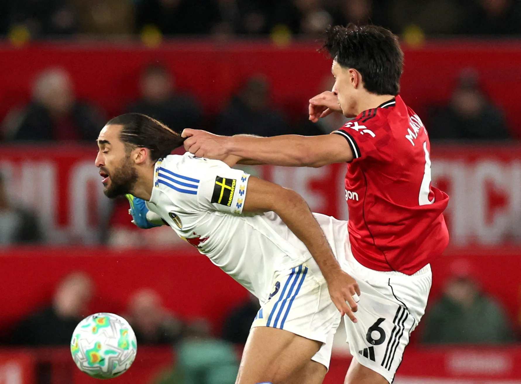 CĐV Man Utd nổi giận vì tình huống trong trận đấu của Chelsea - Ảnh 2.