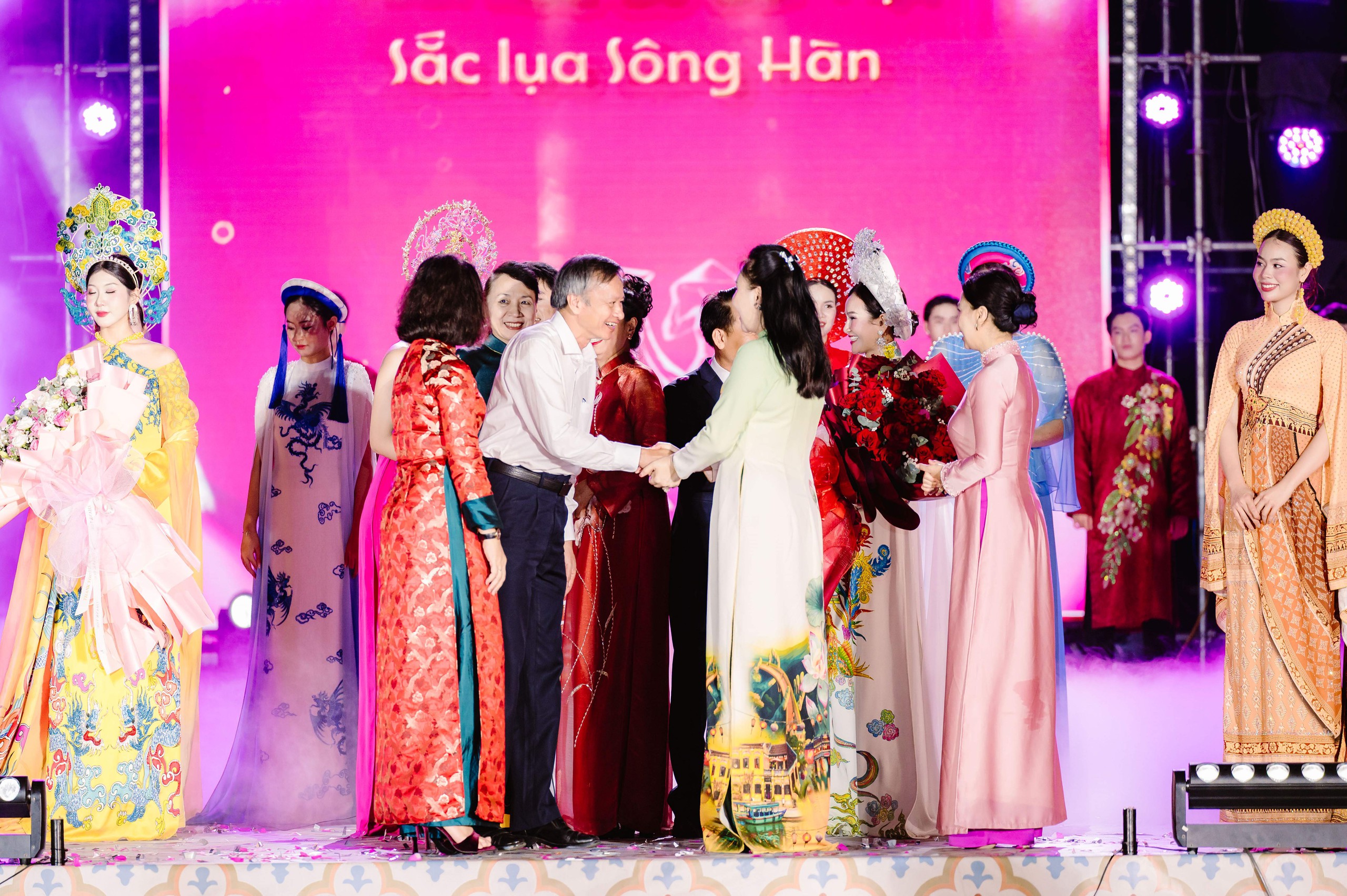 Đà Nẵng sôi động với Lễ hội Áo dài 2026: Hội tụ văn hóa và nghệ thuật đặc sắc - Ảnh 13.