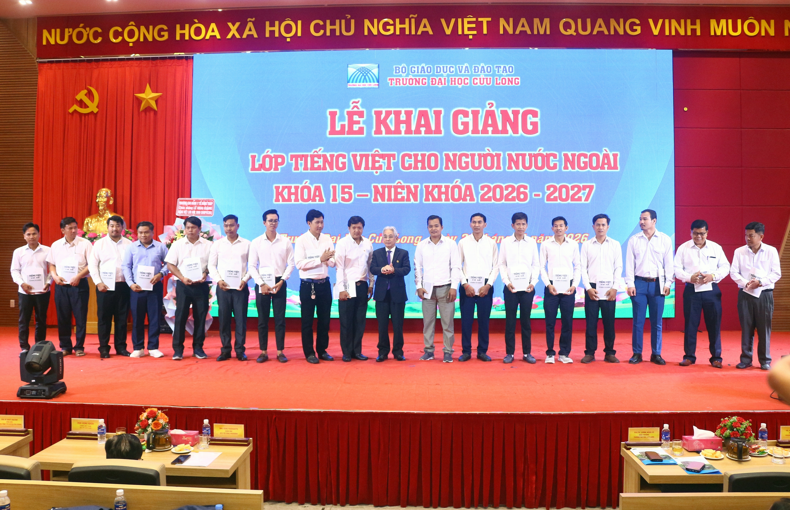 Trường Đại học Cửu Long khai giảng lớp đào tạo Tiếng Việt cho người nước ngoài - Ảnh 3.