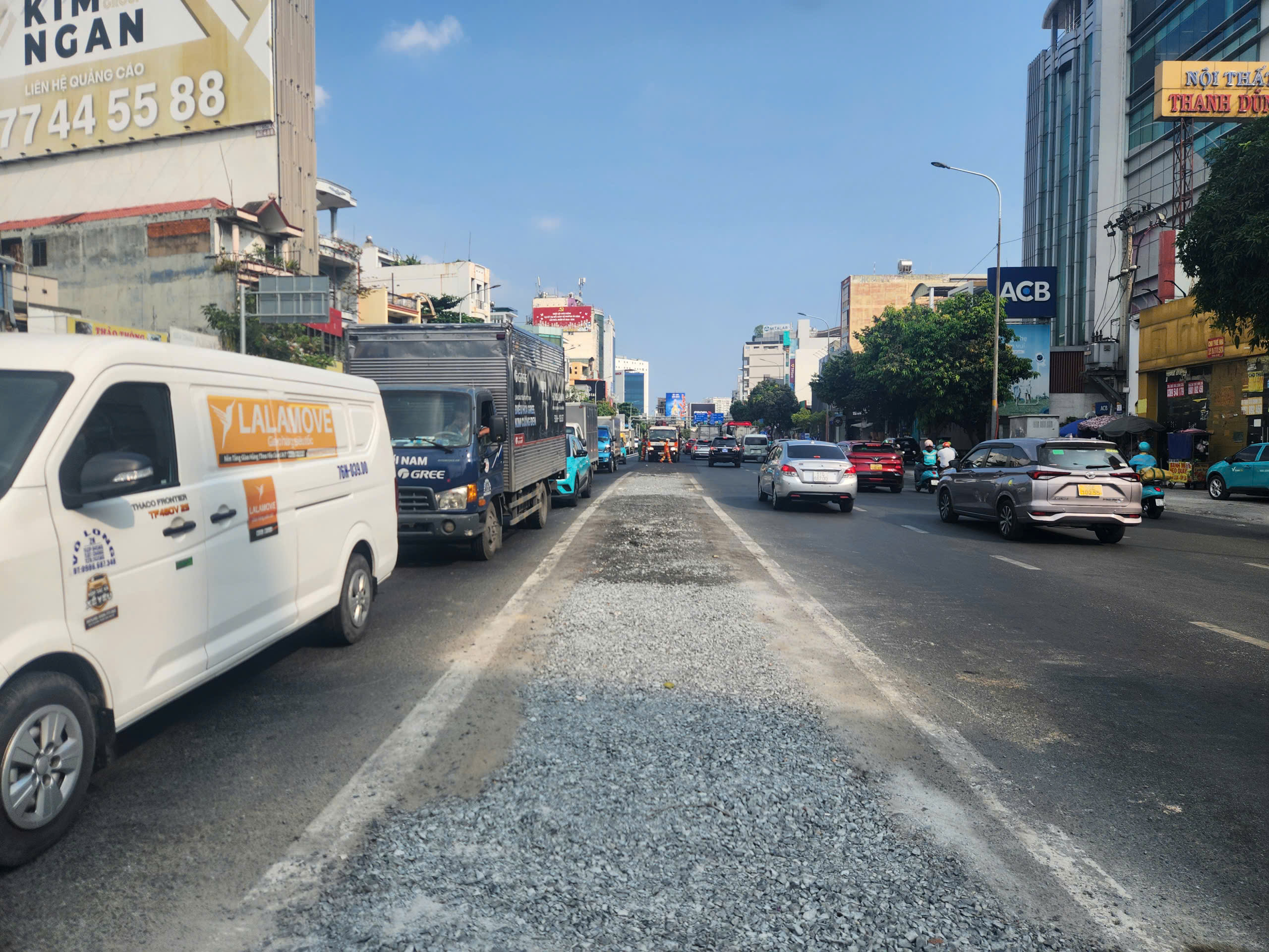 Dỡ 3 km dải phân cách, Cộng Hòa thông thoáng hơn - Ảnh 6.