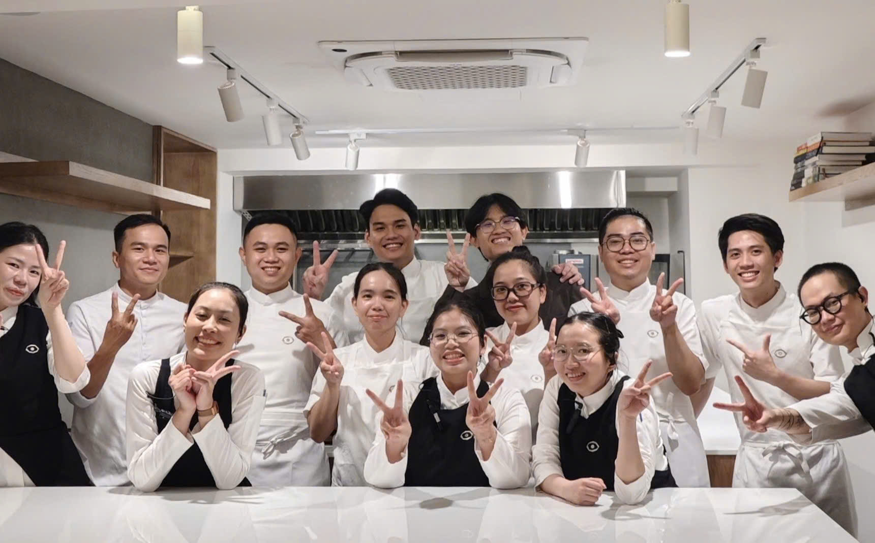 Tốt nghiệp ĐH với điểm tuyệt đối, tân khoa khởi nghiệp với mô hình nhà hàng độc đáo - Ảnh 2.