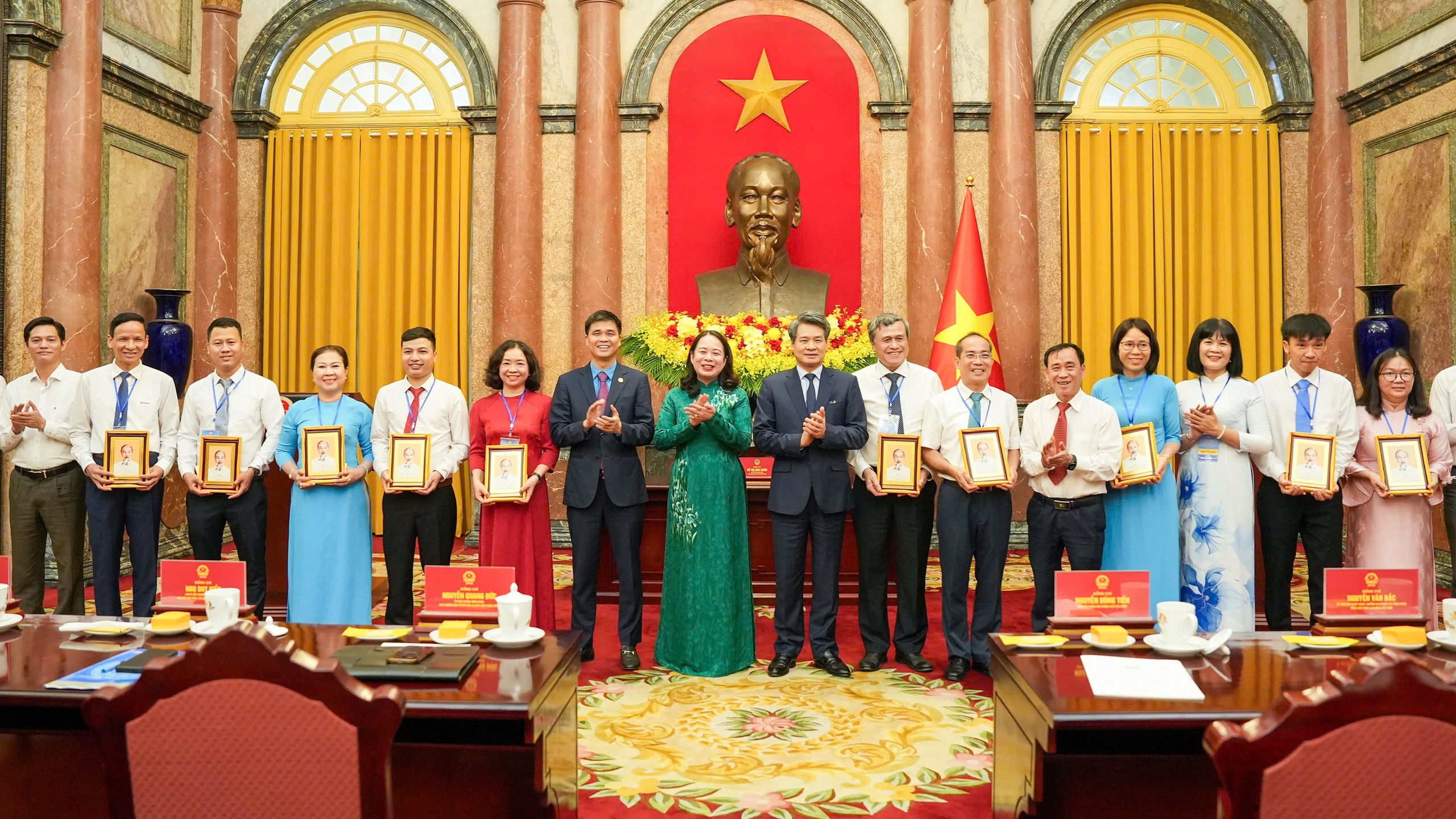 Ph&oacute; Chủ tịch nước V&otilde; Thị &Aacute;nh Xu&acirc;n gặp mặt c&aacute;c Chủ tịch C&ocirc;ng đo&agrave;n cơ sở suất sắc ti&ecirc;u biểu - Ảnh 3.