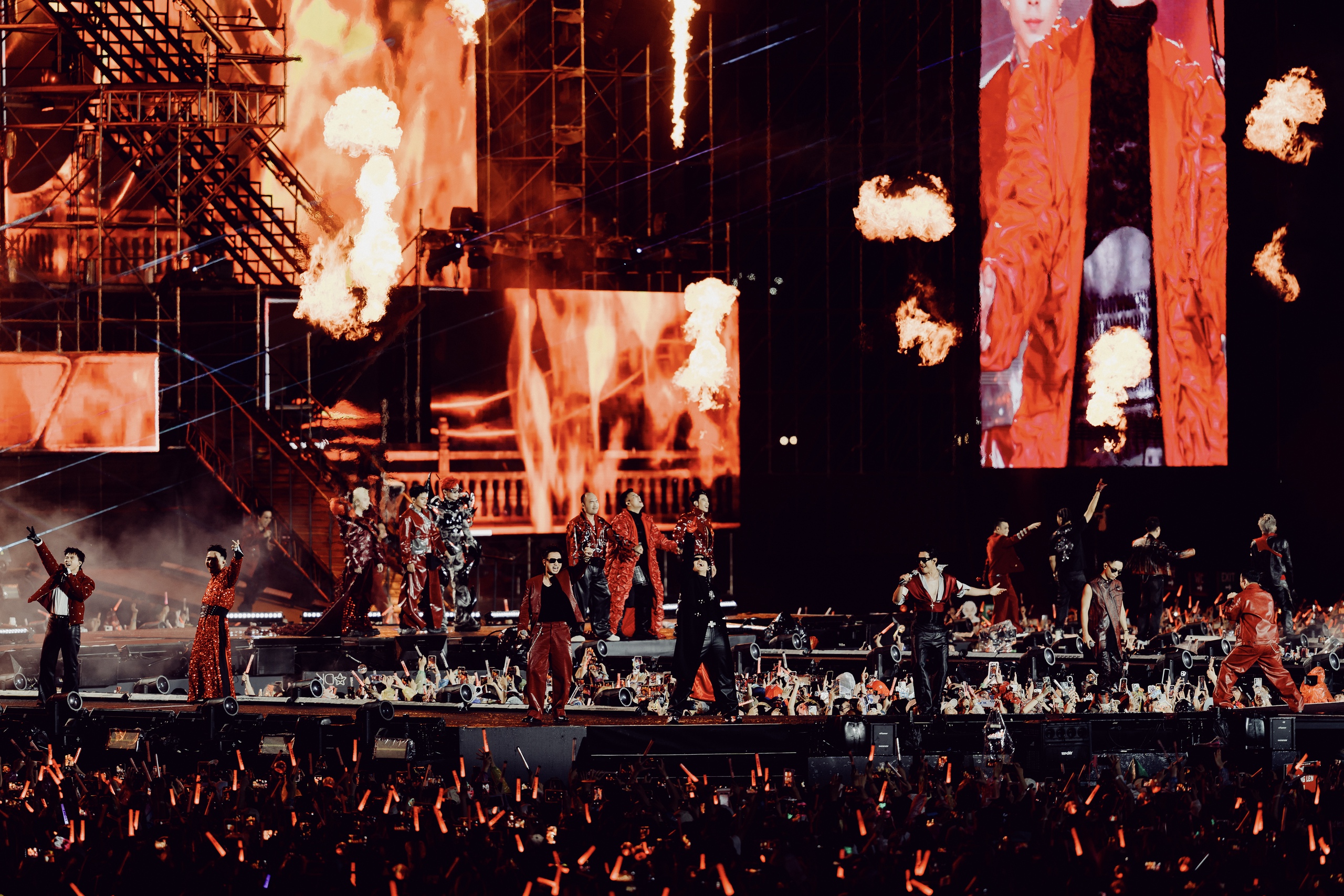 "Gai Home" concert: Kh&eacute;p lại h&agrave;nh tr&igrave;nh rực rỡ của Anh trai vượt ng&agrave;n ch&ocirc;ng gai 2024  - Ảnh 3.