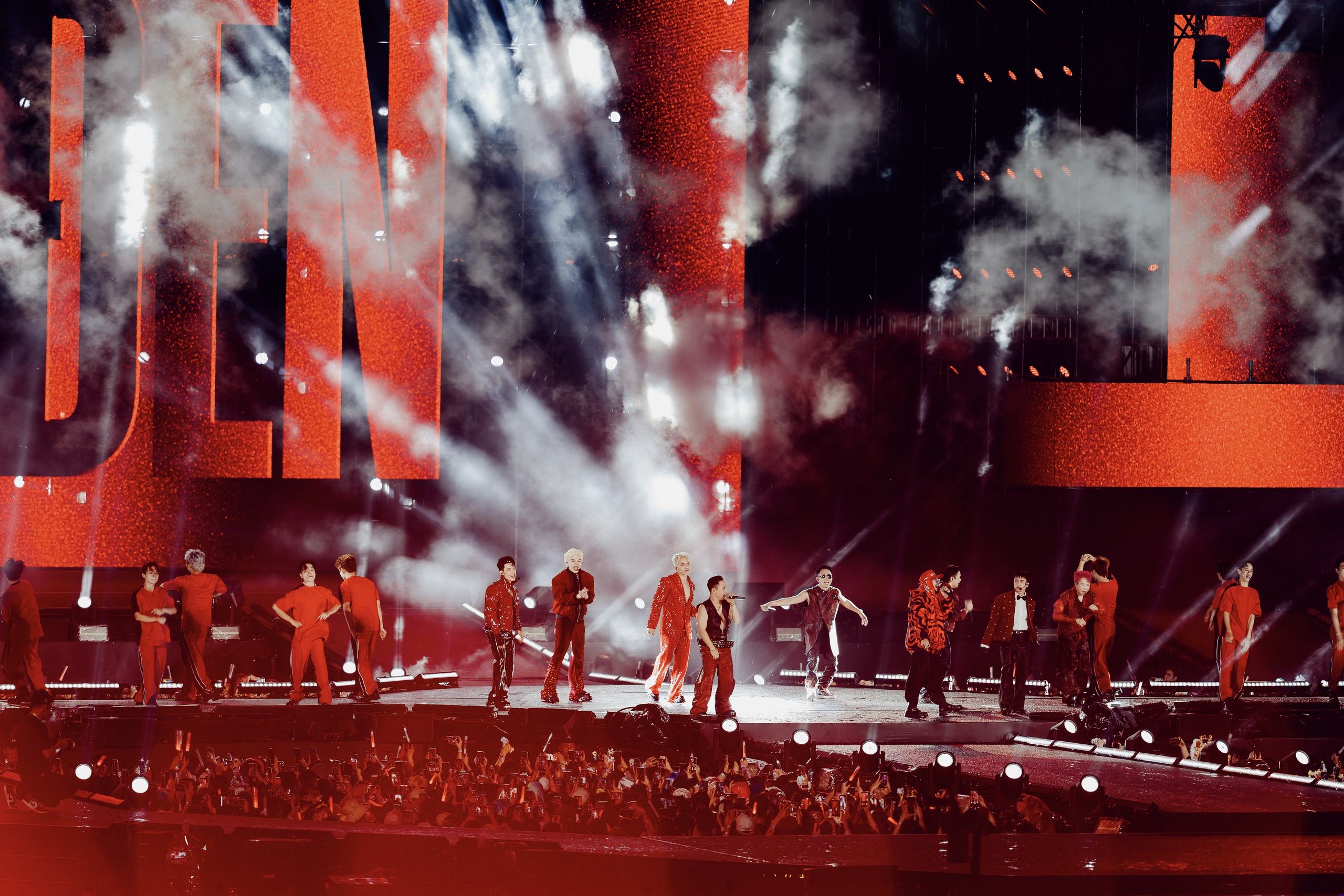 "Gai Home" concert: Kh&eacute;p lại h&agrave;nh tr&igrave;nh rực rỡ của Anh trai vượt ng&agrave;n ch&ocirc;ng gai 2024  - Ảnh 7.