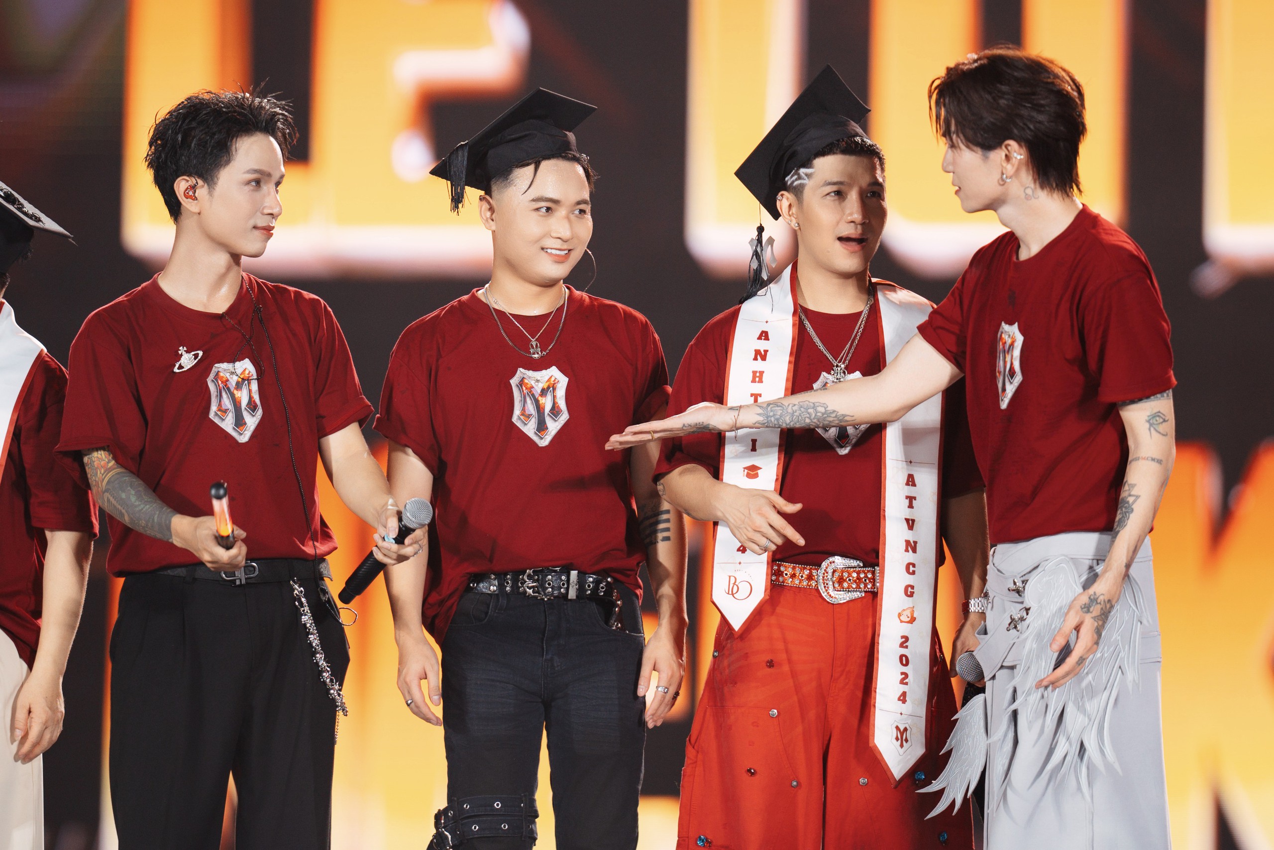 "Gai Home" concert: Kh&eacute;p lại h&agrave;nh tr&igrave;nh rực rỡ của Anh trai vượt ng&agrave;n ch&ocirc;ng gai 2024  - Ảnh 14.