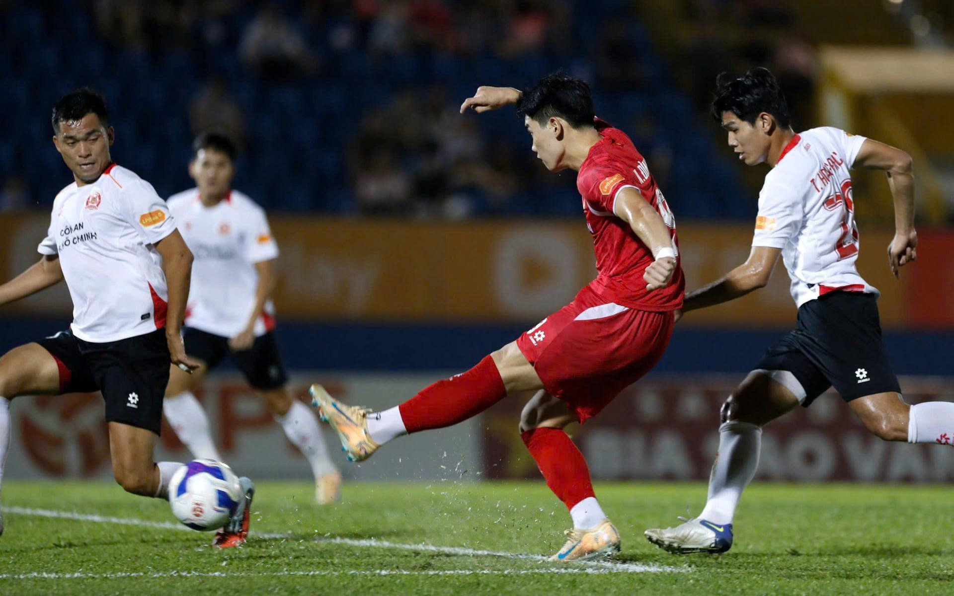 V-League 2025-2026: Chân sút nội trở lại đường đua