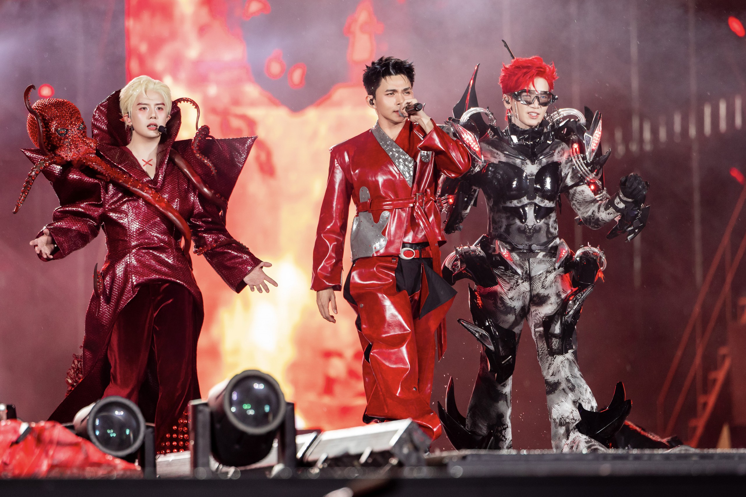 "Gai Home" concert: Kh&eacute;p lại h&agrave;nh tr&igrave;nh rực rỡ của Anh trai vượt ng&agrave;n ch&ocirc;ng gai 2024  - Ảnh 12.