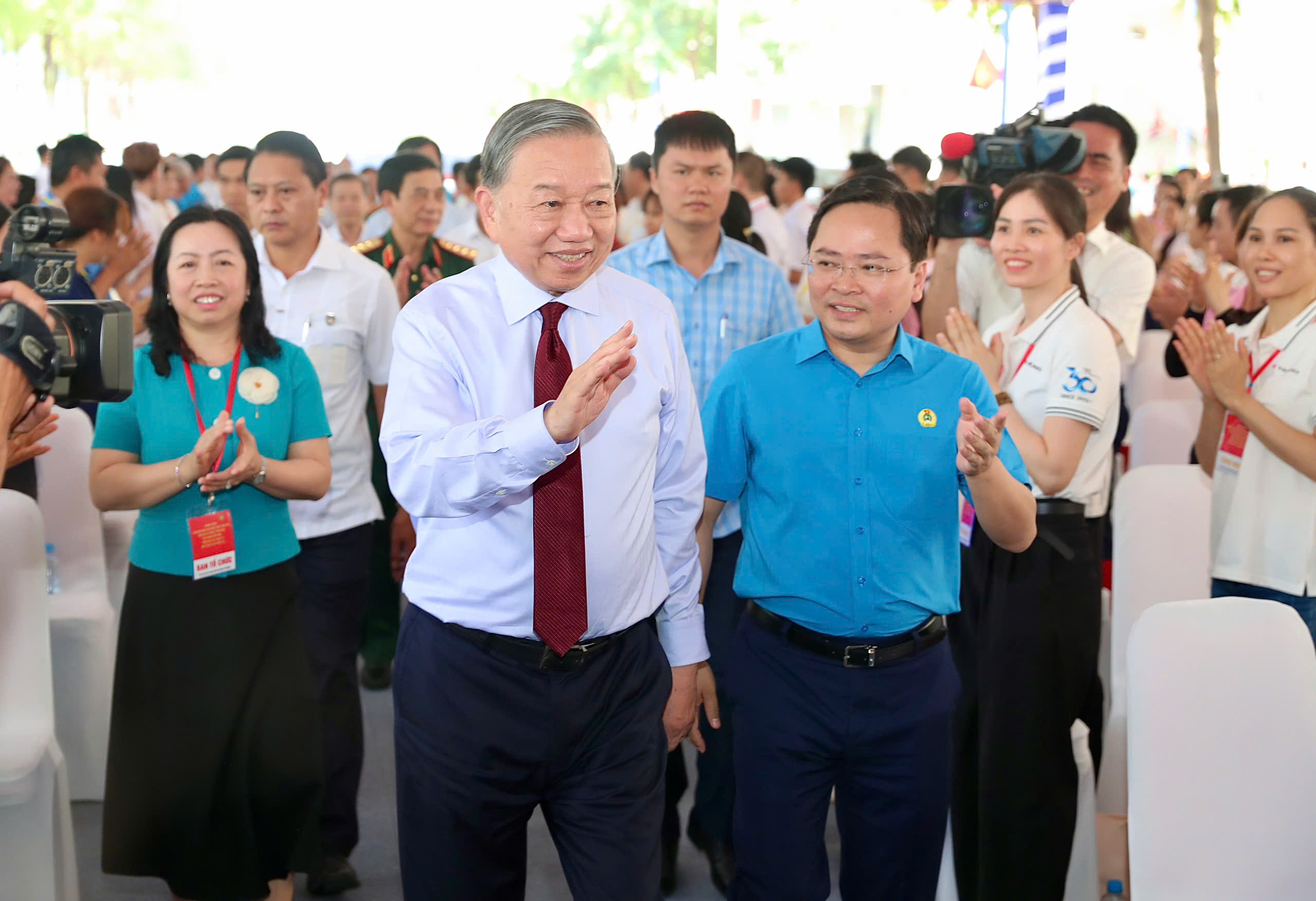 Những chỉ đạo đ&aacute;ng ch&uacute; &yacute; về đời sống c&ocirc;ng nh&acirc;n TPHCM của Tổng b&iacute; thư, chủ tịch nước T&ocirc; L&acirc;m - Ảnh 1.