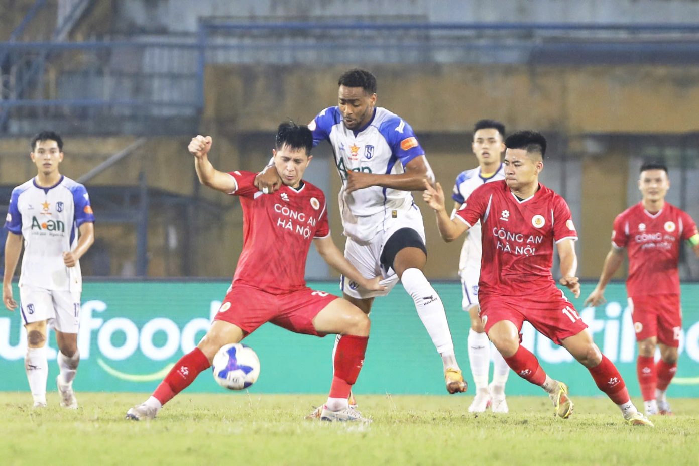 V-League 2025-2026: Hấp dẫn cuộc đua "song mã" về đích - Ảnh 2.