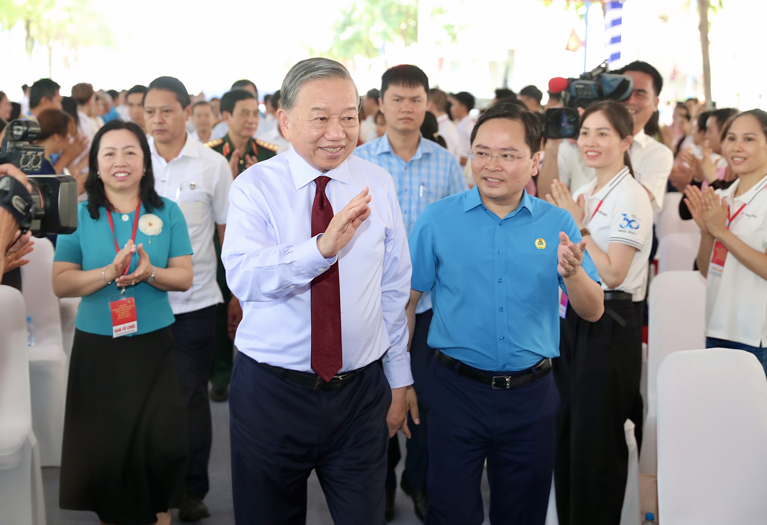 Tổng Bí thư, Chủ tịch nước Tô Lâm: Trung ương luôn quan tâm, đồng hành, ủng hộ TPHCM - Ảnh 34.