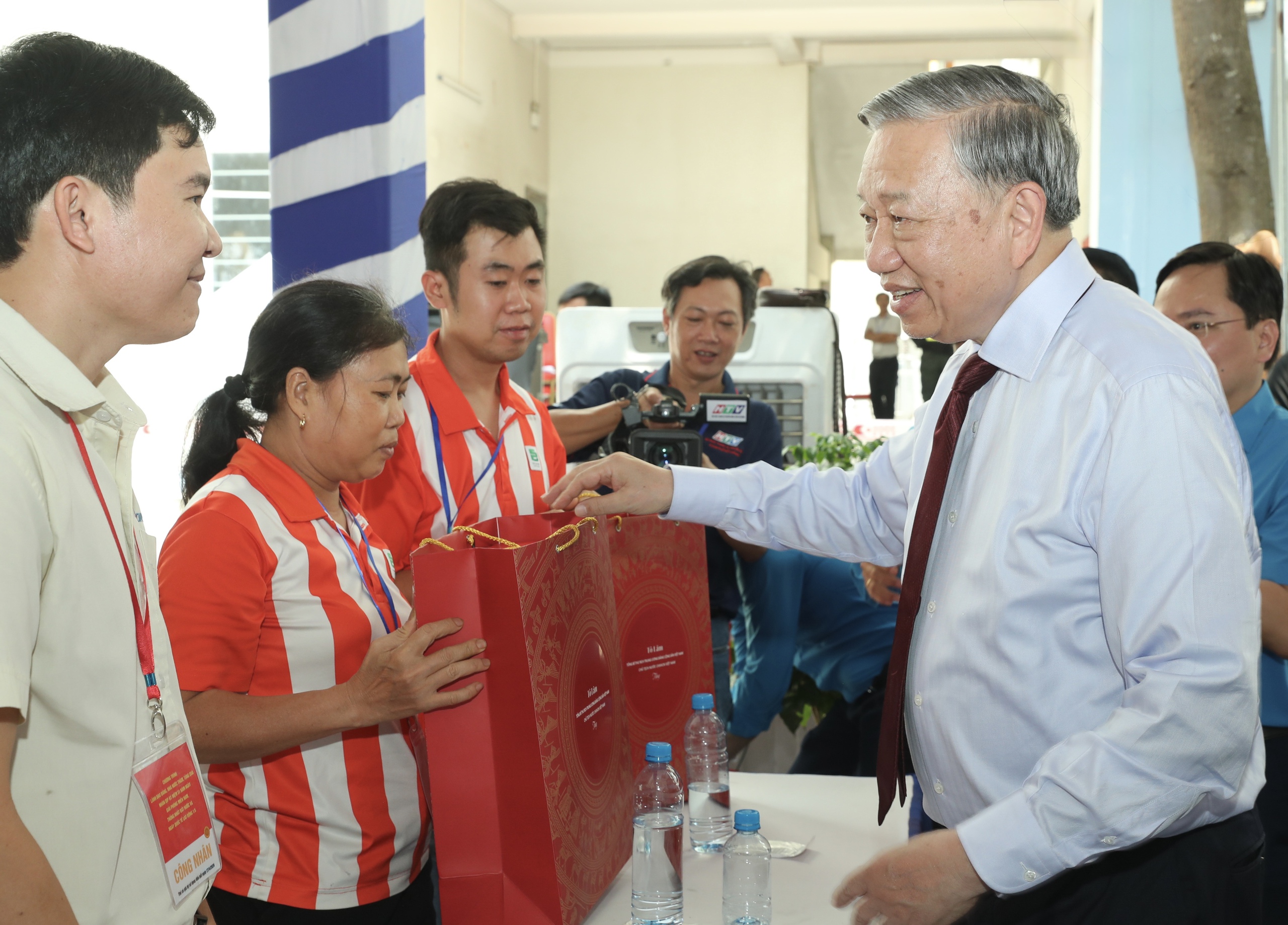 Tổng Bí thư, Chủ tịch nước Tô Lâm: Trung ương luôn quan tâm, đồng hành, ủng hộ TPHCM - Ảnh 45.