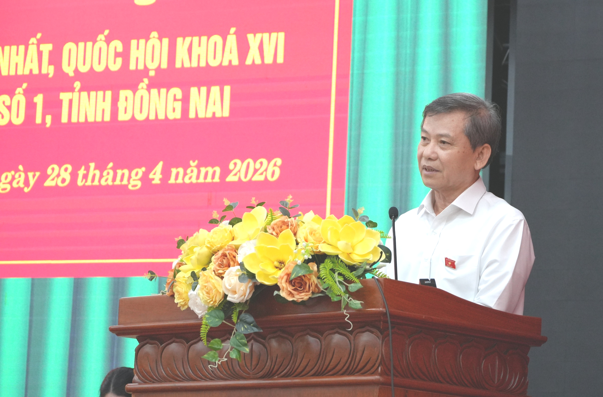 Trưởng ban Nội chính Trung ương tiếp xúc cử tri tại Đồng Nai - Ảnh 1.