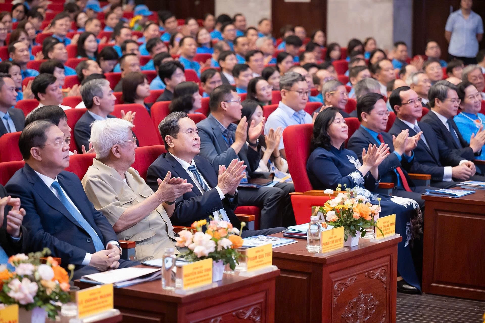 Chủ tịch Quốc hội Trần Thanh Mẫn: N&acirc;ng cao năng suất lao động v&agrave; tăng trưởng hai con số - Ảnh 1.