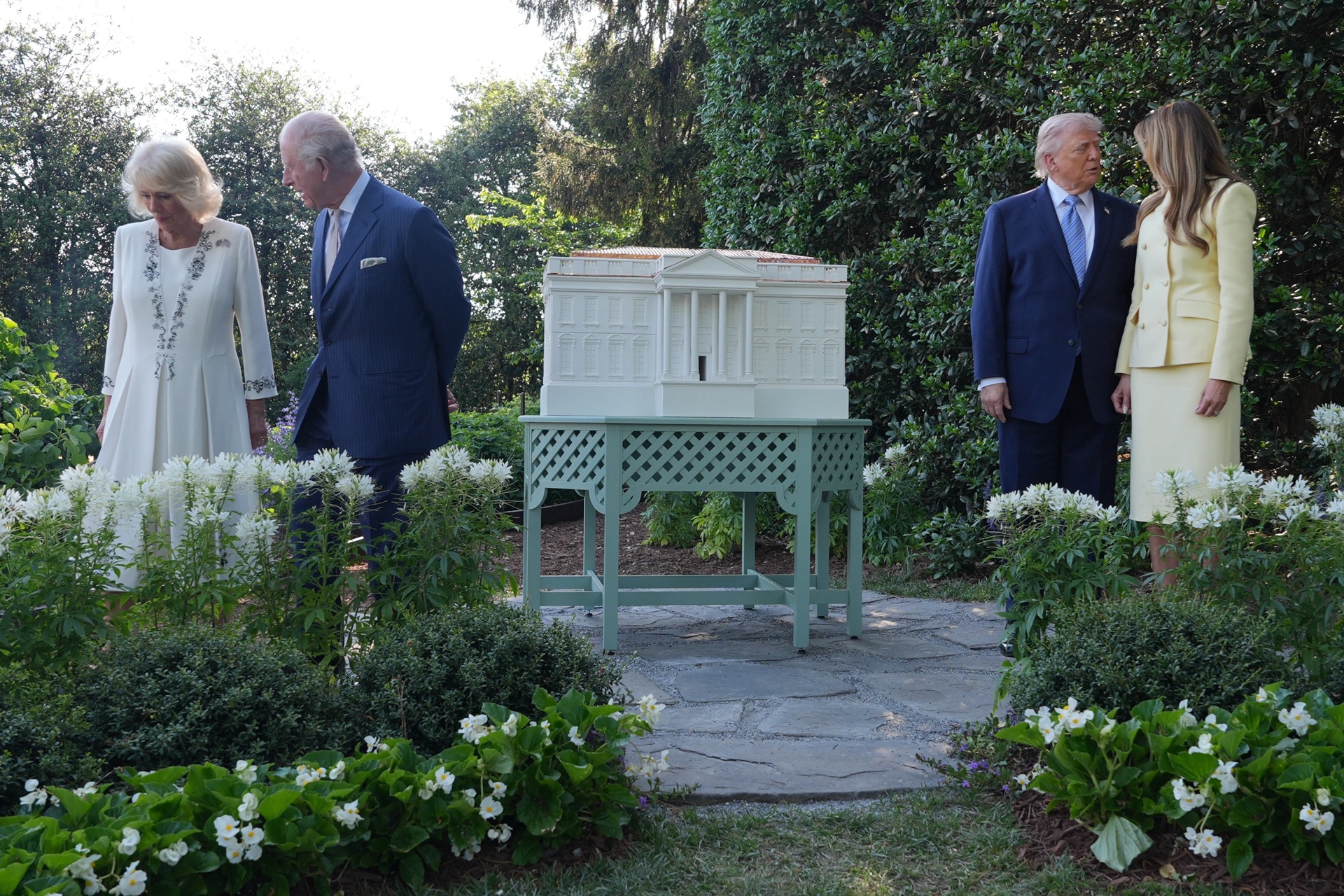 Tổng thống Mỹ Donald Trump đón tiếp Vua Anh Charles III tại Nhà Trắng - Ảnh 4.