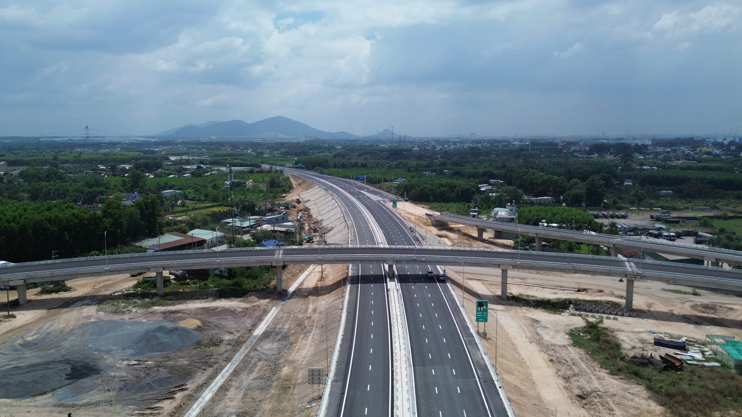 TPHCM bứt tốc mạng lưới cao tốc liên vùng - Ảnh 4.