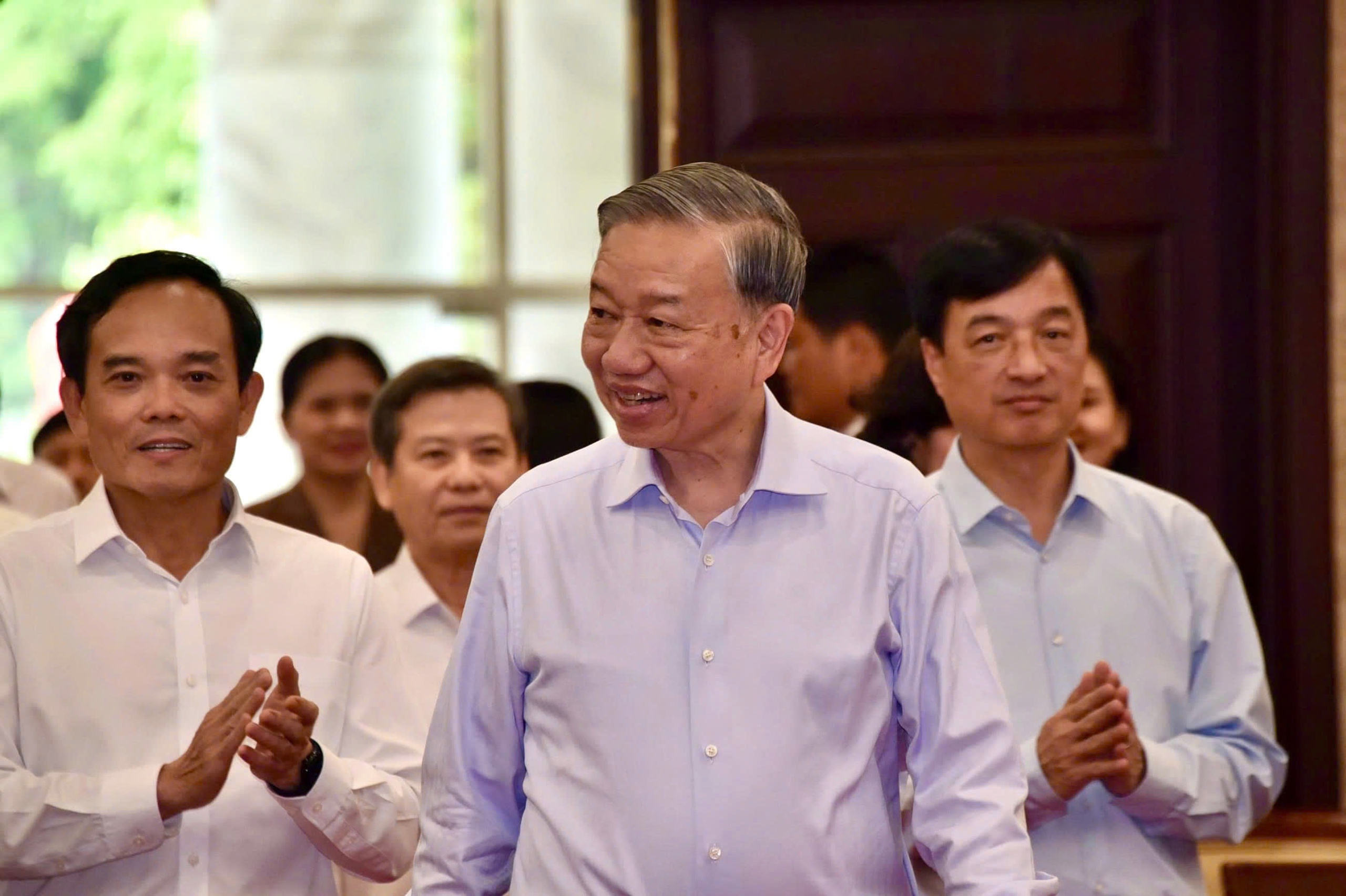 Tổng Bí thư, Chủ tịch nước Tô Lâm: Trung ương luôn quan tâm, đồng hành, ủng hộ TPHCM - Ảnh 4.