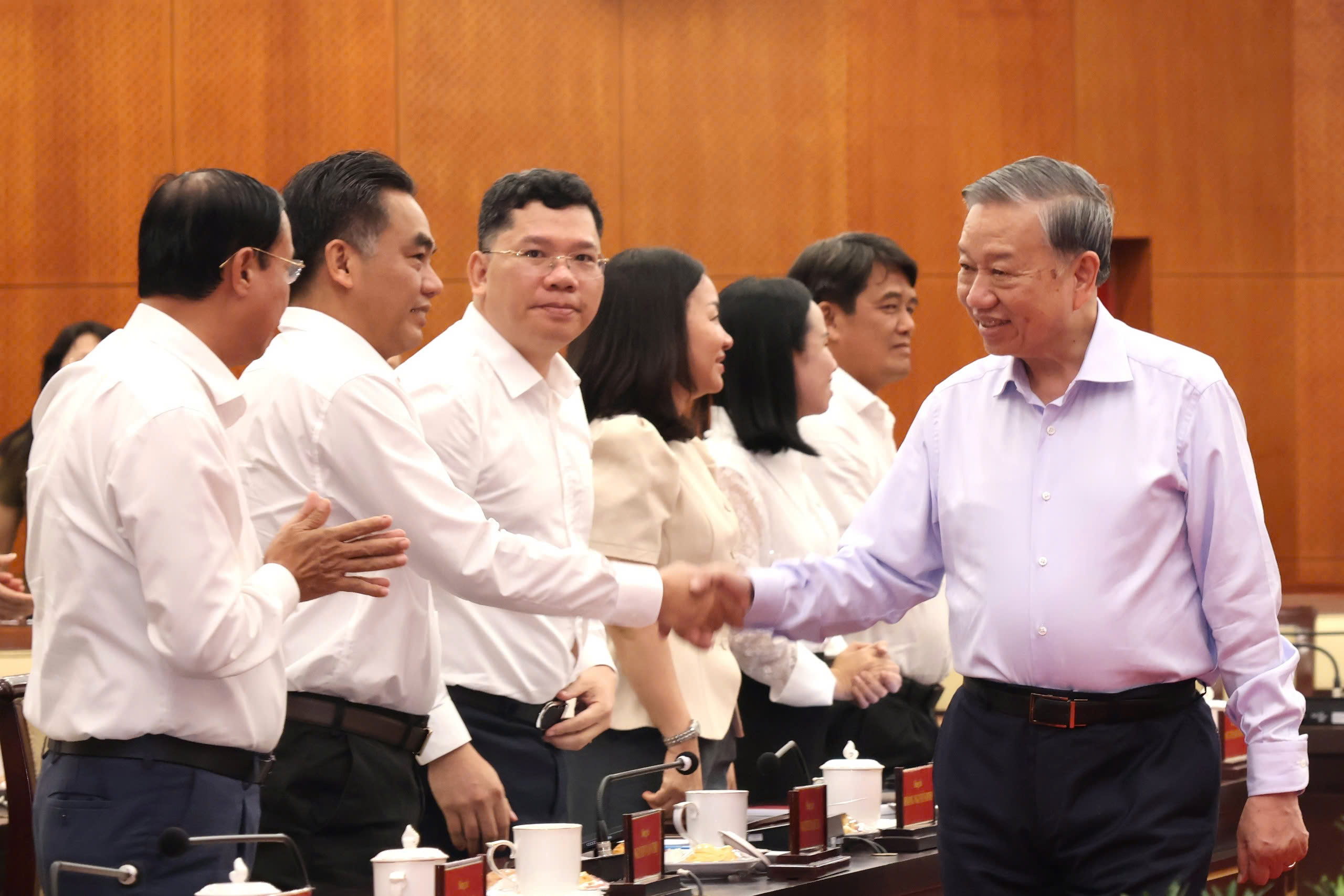 Tổng Bí thư, Chủ tịch nước Tô Lâm: Trung ương luôn quan tâm, đồng hành, ủng hộ TPHCM - Ảnh 3.