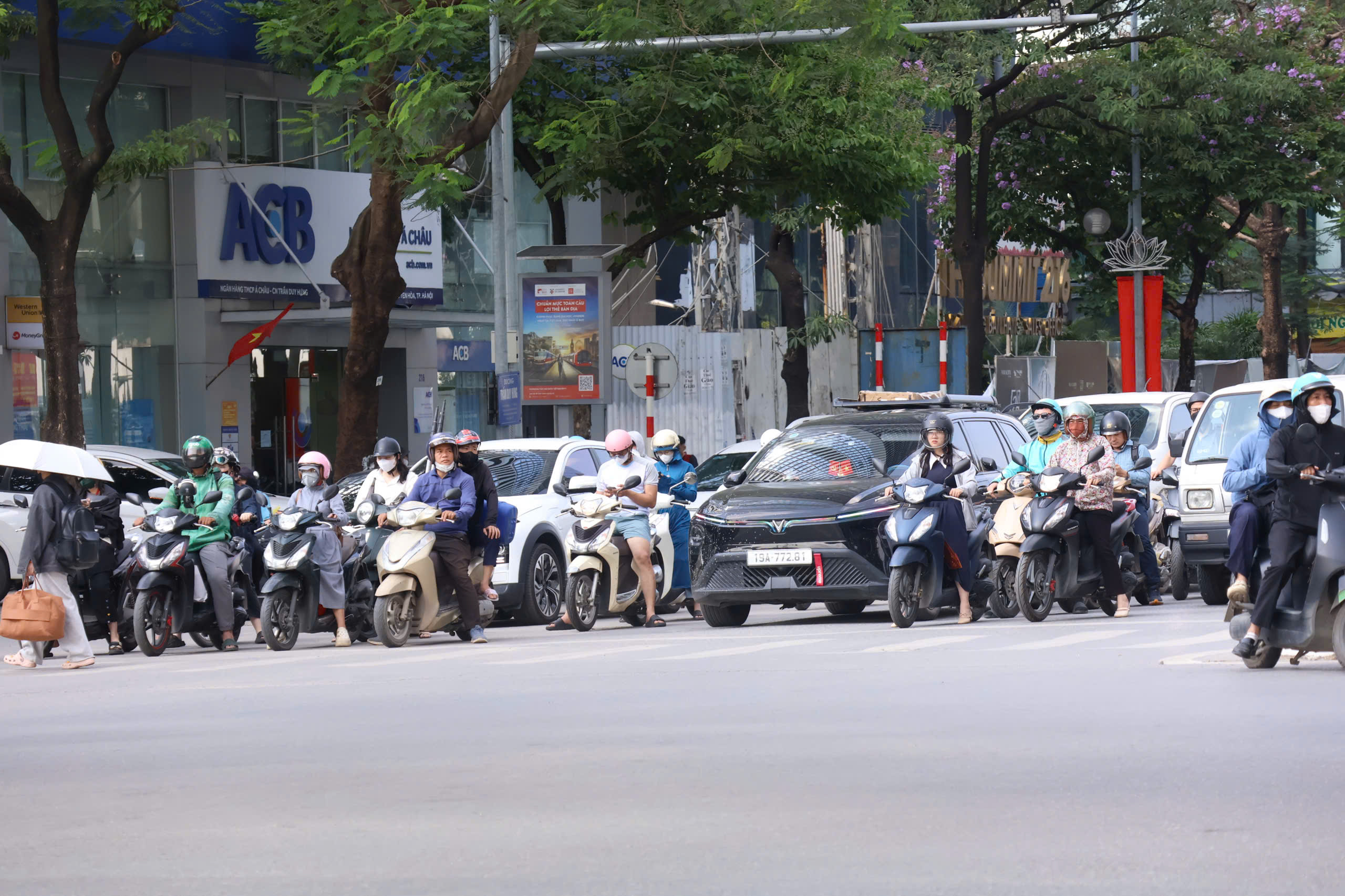&Ugrave;n ứ giao th&ocirc;ng H&agrave; Nội trước kỳ nghỉ lễ 30 - 4 k&eacute;o d&agrave;i - Ảnh 9.