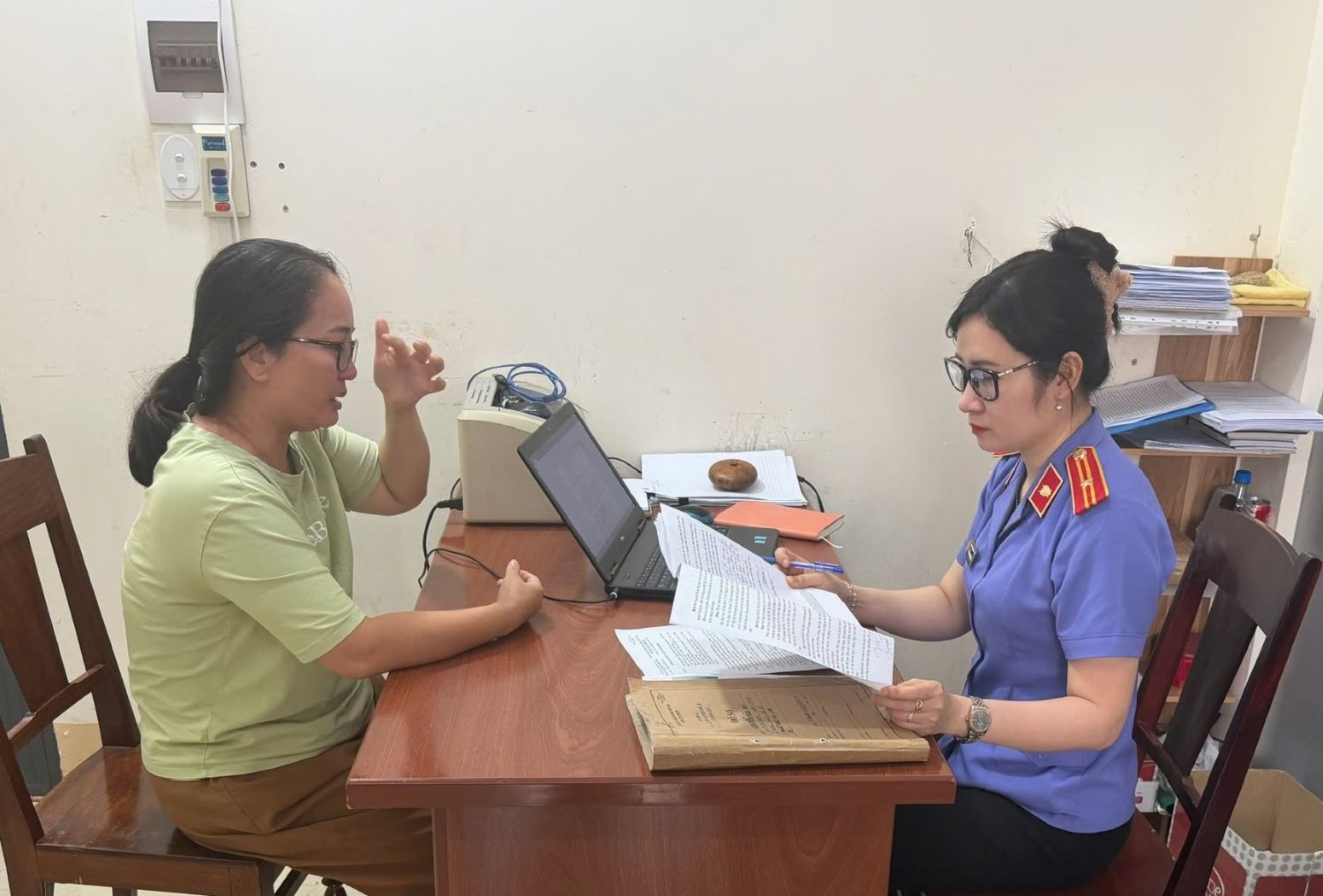 Khởi tố bác sĩ Nguyễn Kiều Nhi lừa đảo tài sản hơn 200 triệu đồng - Ảnh 1.