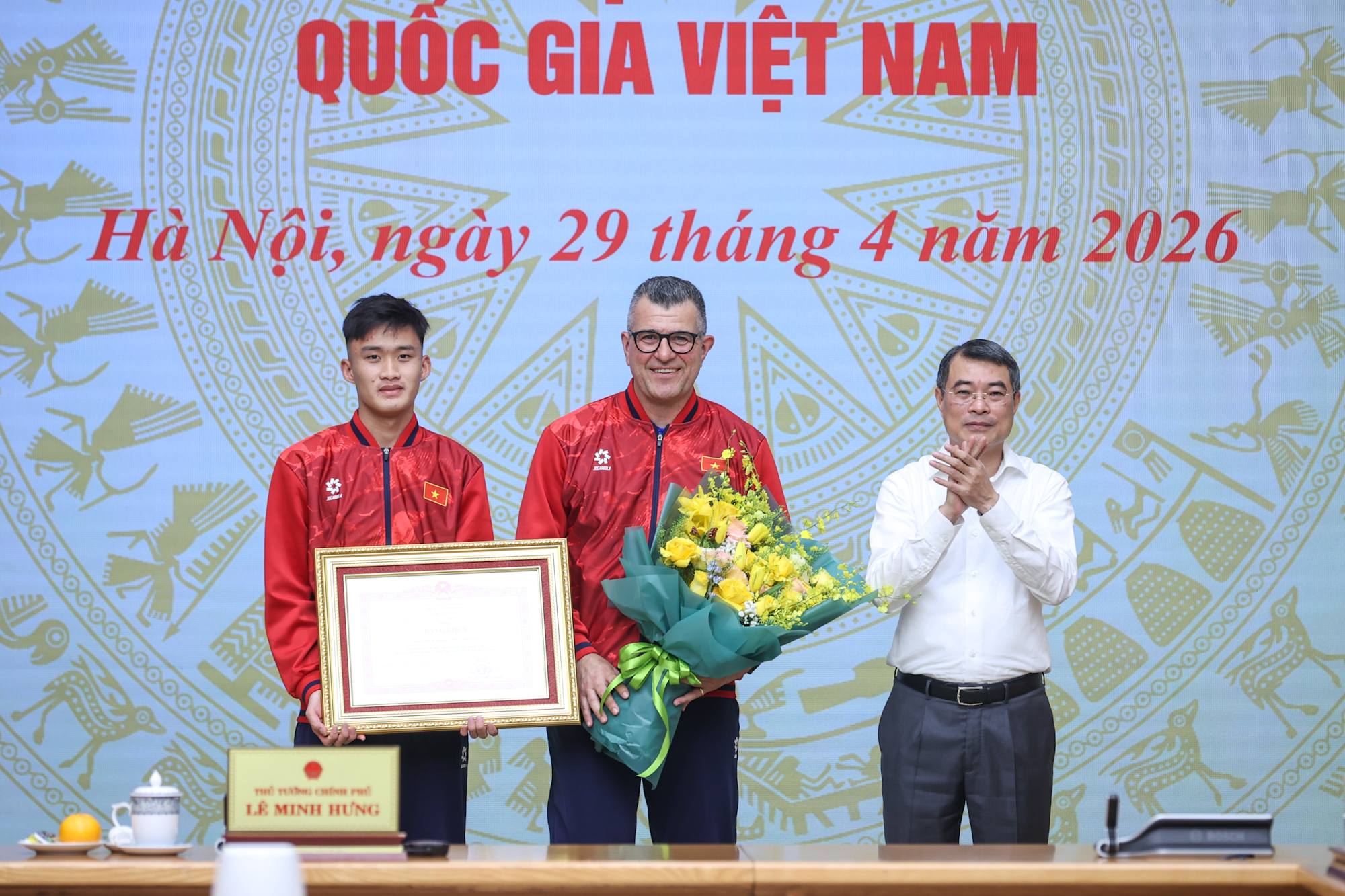 Thủ tướng Lê Minh Hưng chúc mừng đội tuyển U17 Việt Nam vô địch Đông Nam Á 2026 - Ảnh 3.