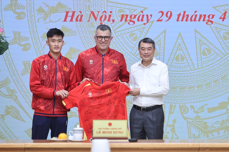 Thủ tướng Lê Minh Hưng chúc mừng đội tuyển U17 Việt Nam vô địch Đông Nam Á 2026 - Ảnh 4.