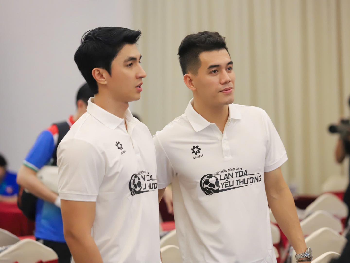 Khi người nổi tiếng bắt tay Công an TPHCM - Ảnh 5.