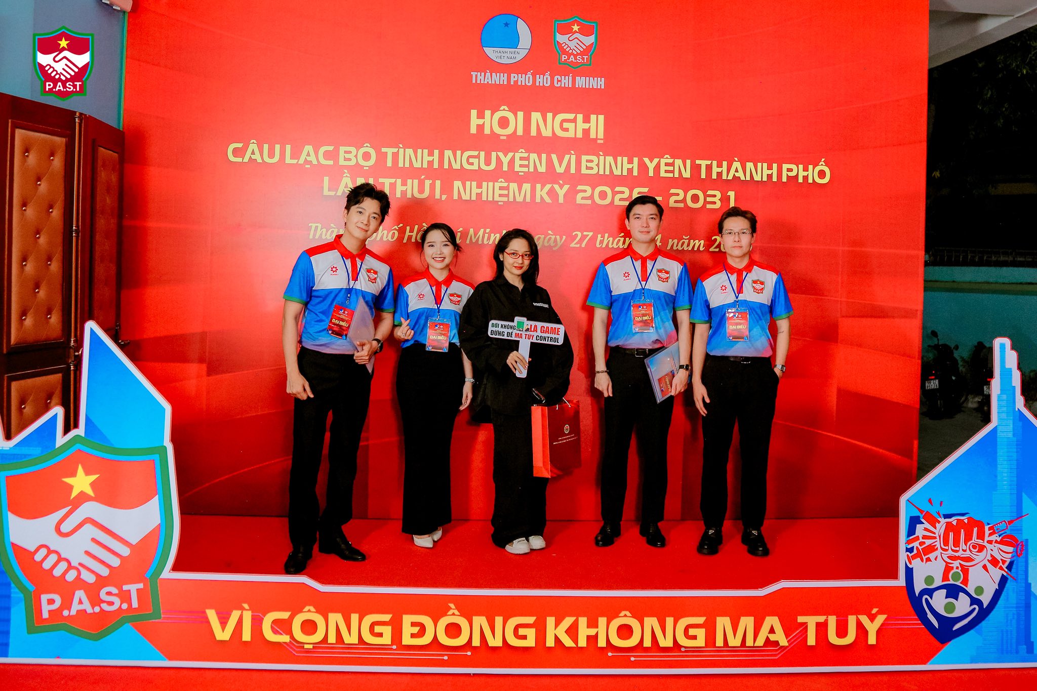 Khi người nổi tiếng bắt tay Công an TPHCM - Ảnh 9.