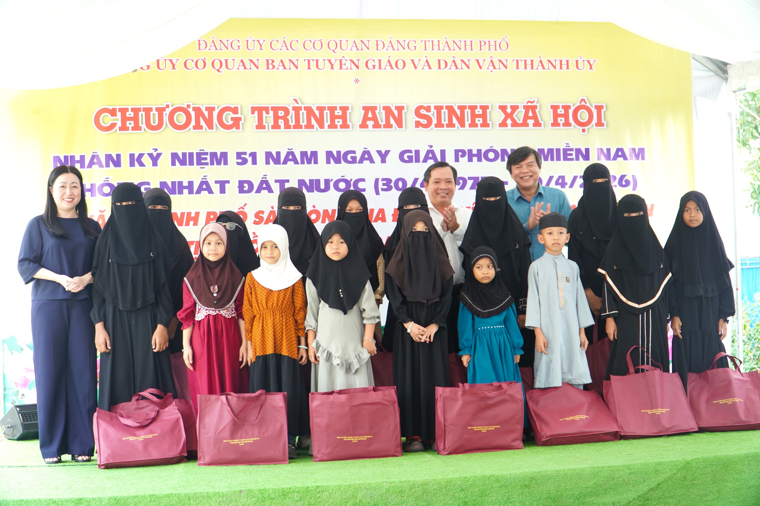 Hoạt động ý nghĩa của Ban Tuyên giáo và Dân vận Thành ủy TPHCM - Ảnh 4.