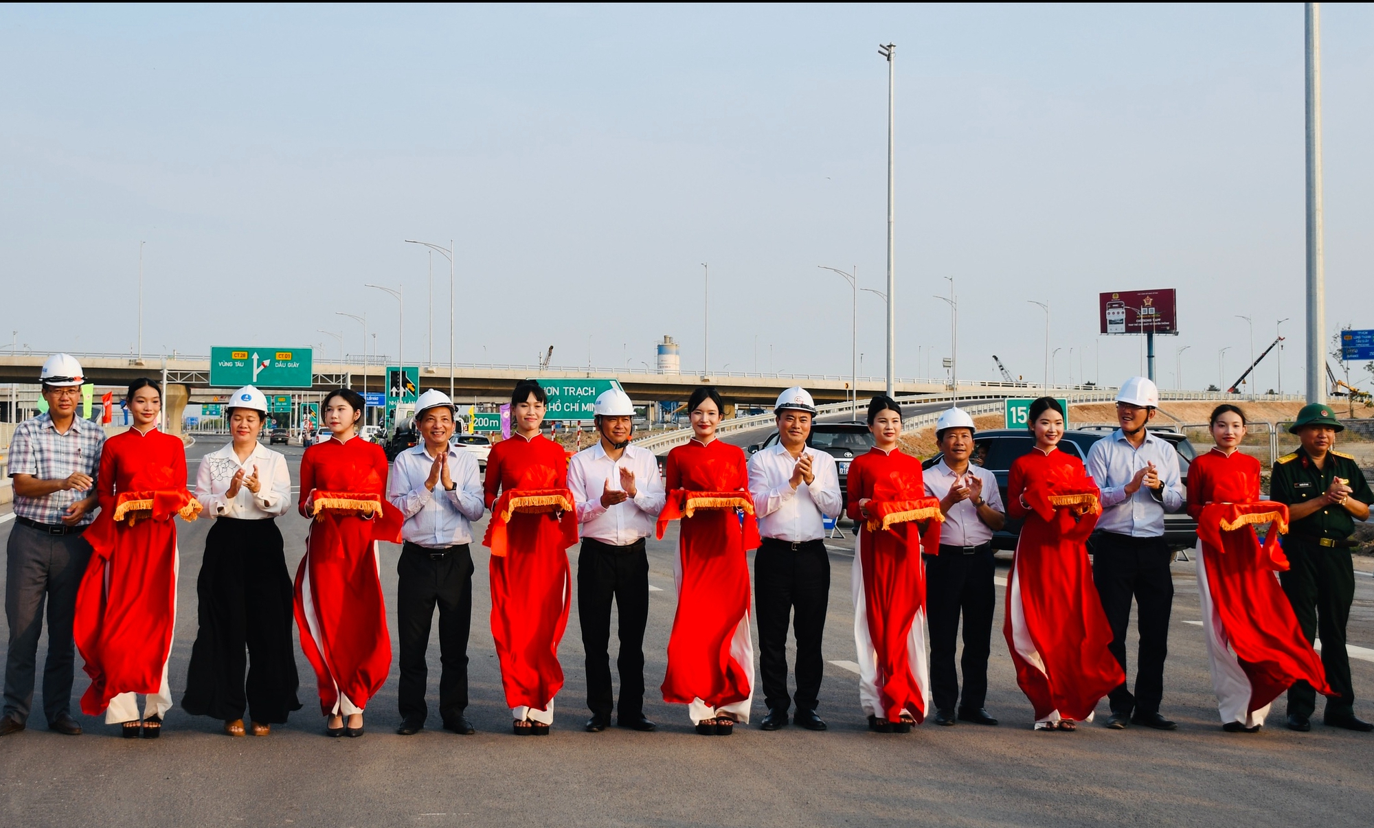 Thông xe tuyến cao tốc Biên Hòa - Vũng Tàu, xóa thế độc đạo của Quốc lộ 51 - Ảnh 2.