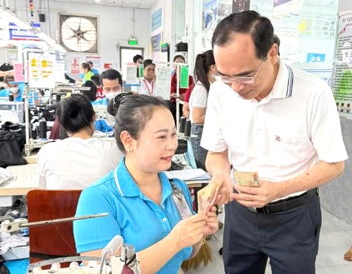 Một c&ocirc;ng ty ở Đồng Nai chi 1,5 tỉ đồng thưởng lễ cho c&ocirc;ng nh&acirc;n vi&ecirc;n - Ảnh 3.