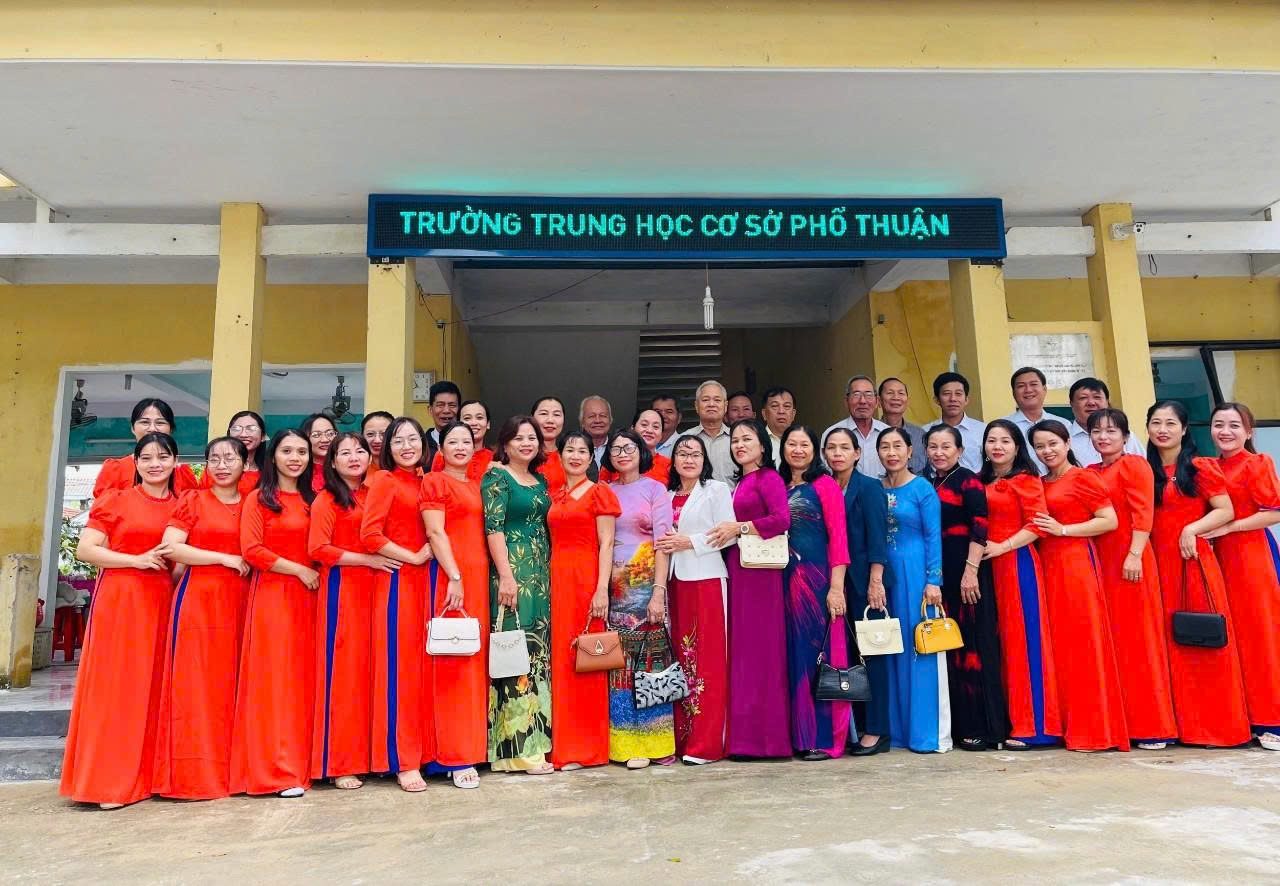 Kỷ niệm 50 năm th&agrave;nh lập Trường THCS Phổ Thuận - Ảnh 1.