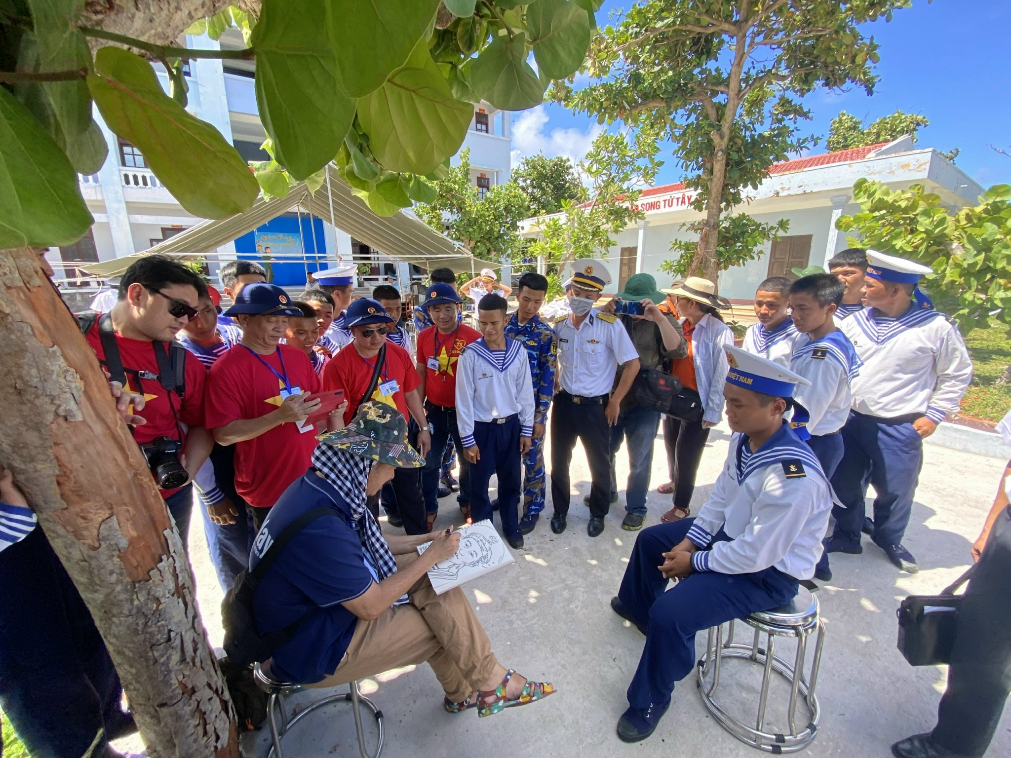 Tư tưởng Hồ Chí Minh về đoàn kết hòa hợp dân tộc cho sự phát triển đất nước - Ảnh 1.