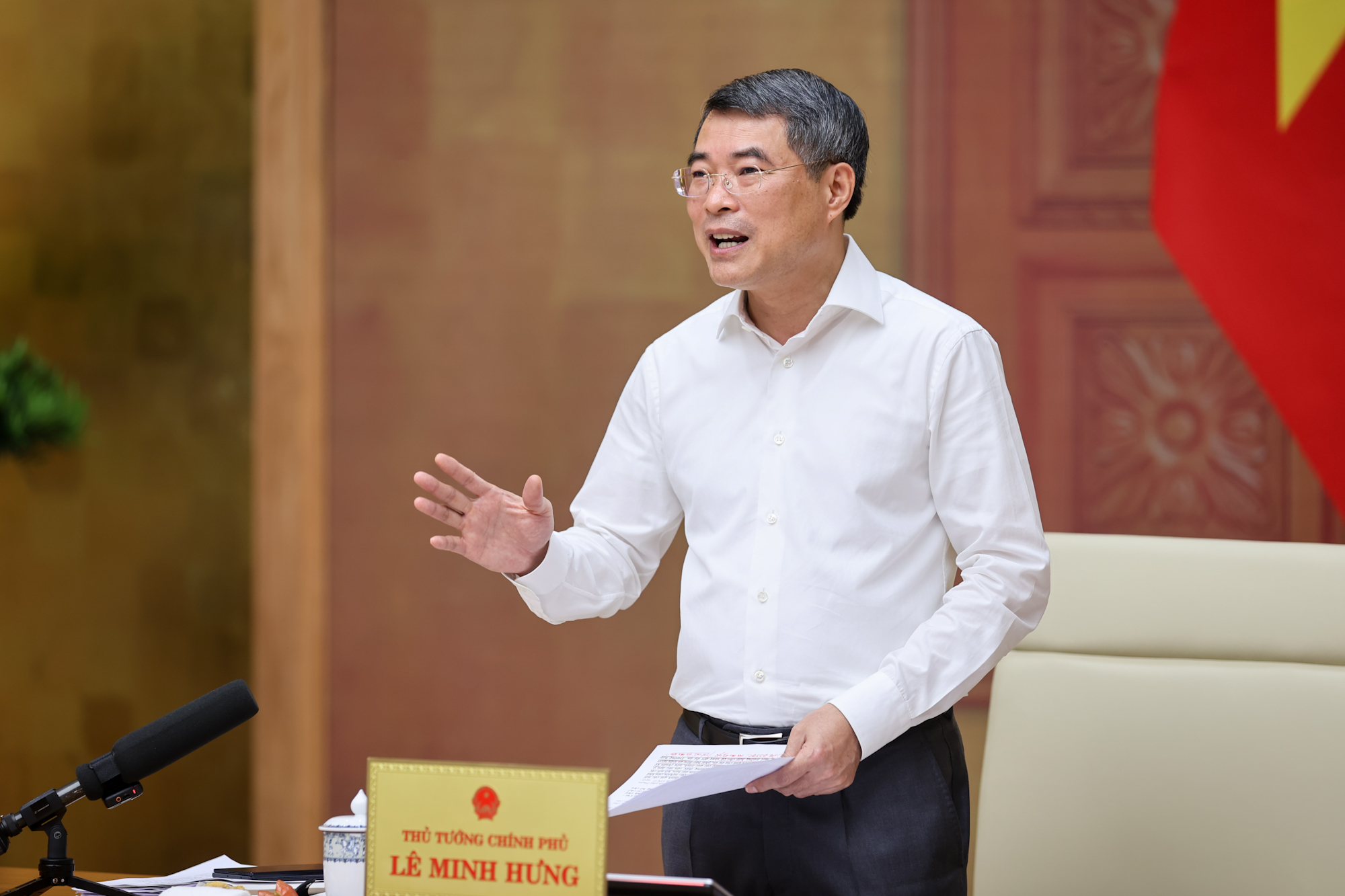 Thủ tướng L&ecirc; Minh Hưng: Tập trung ph&aacute;t triển nh&agrave; ở x&atilde; hội, nh&agrave; ở thương mại gi&aacute; ph&ugrave; hợp - Ảnh 1.