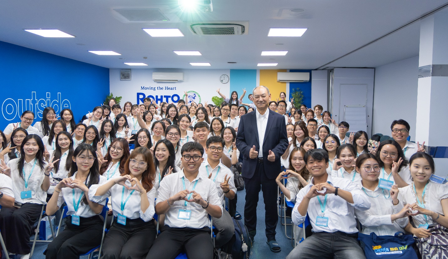 Rohto - Mentholatum Việt Nam truyền cảm hứng cho c&aacute;c t&agrave;i năng trẻ trong h&agrave;nh tr&igrave;nh 30 năm rực rỡ. - Ảnh 1.
