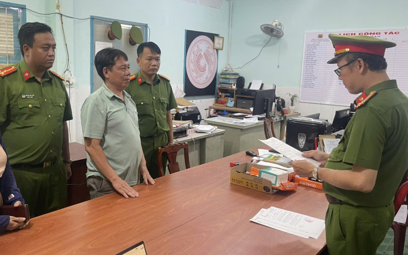 Bắt tạm giam người đàn ông vận chuyển trái phép động vật quý hiếm về Việt Nam