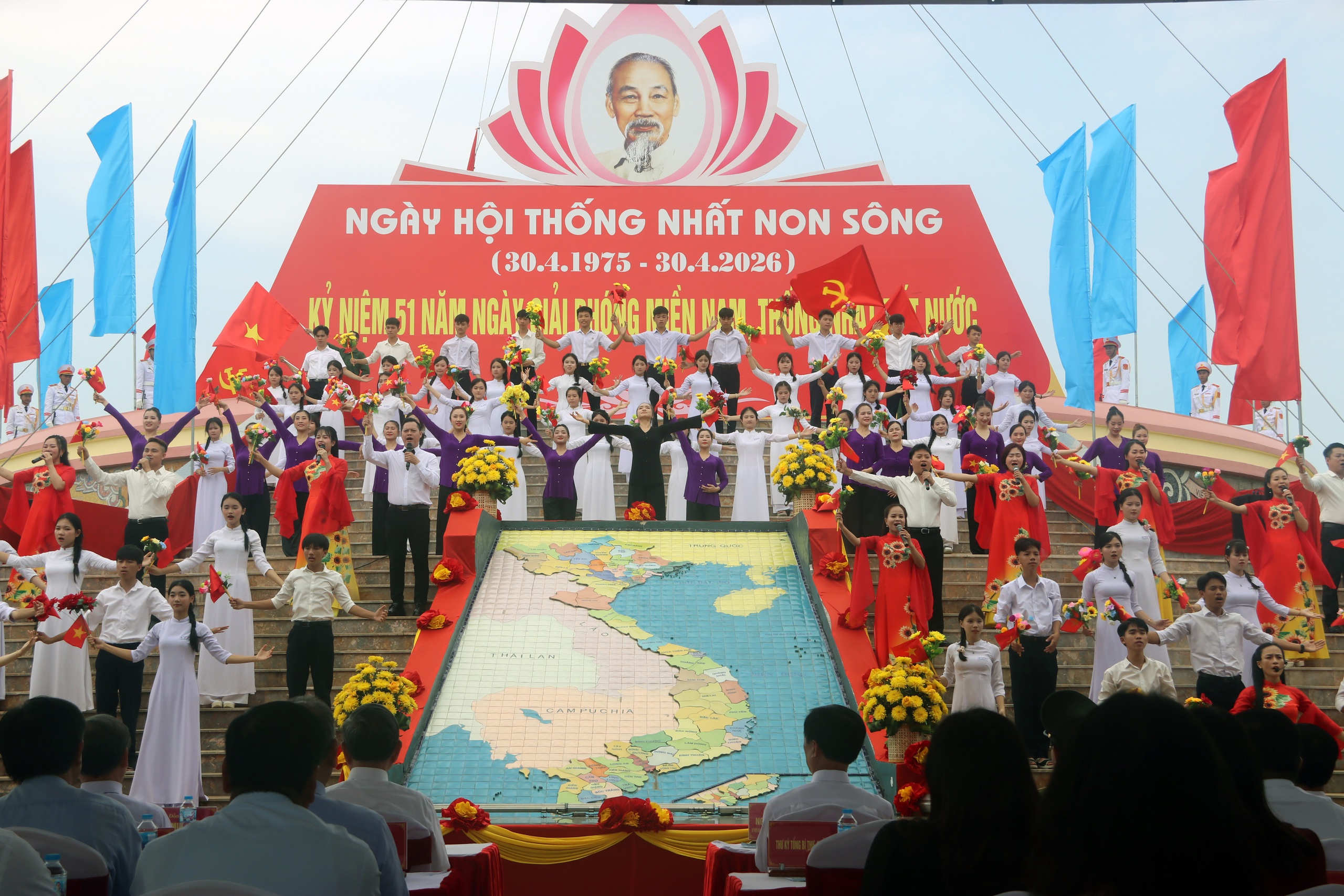 Lễ Thượng cờ Thống nhất non s&ocirc;ng 2026 tại Quảng Trị với Tổng B&iacute; thư T&ocirc; L&acirc;m - Ảnh 2.