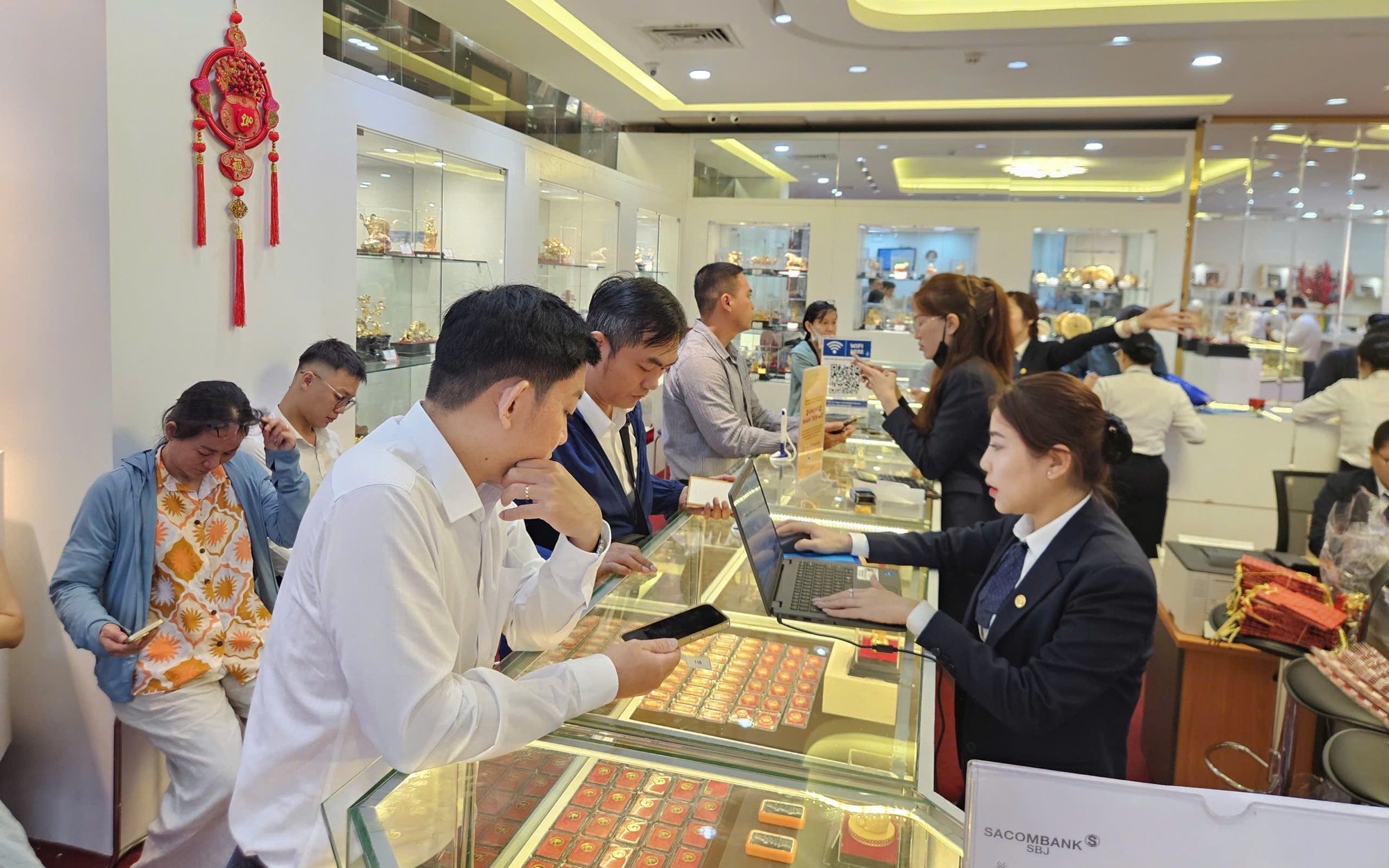 Giá vàng hôm nay 29-4: Rớt thêm 1,5 triệu đồng, thấp nhất nhiều tháng