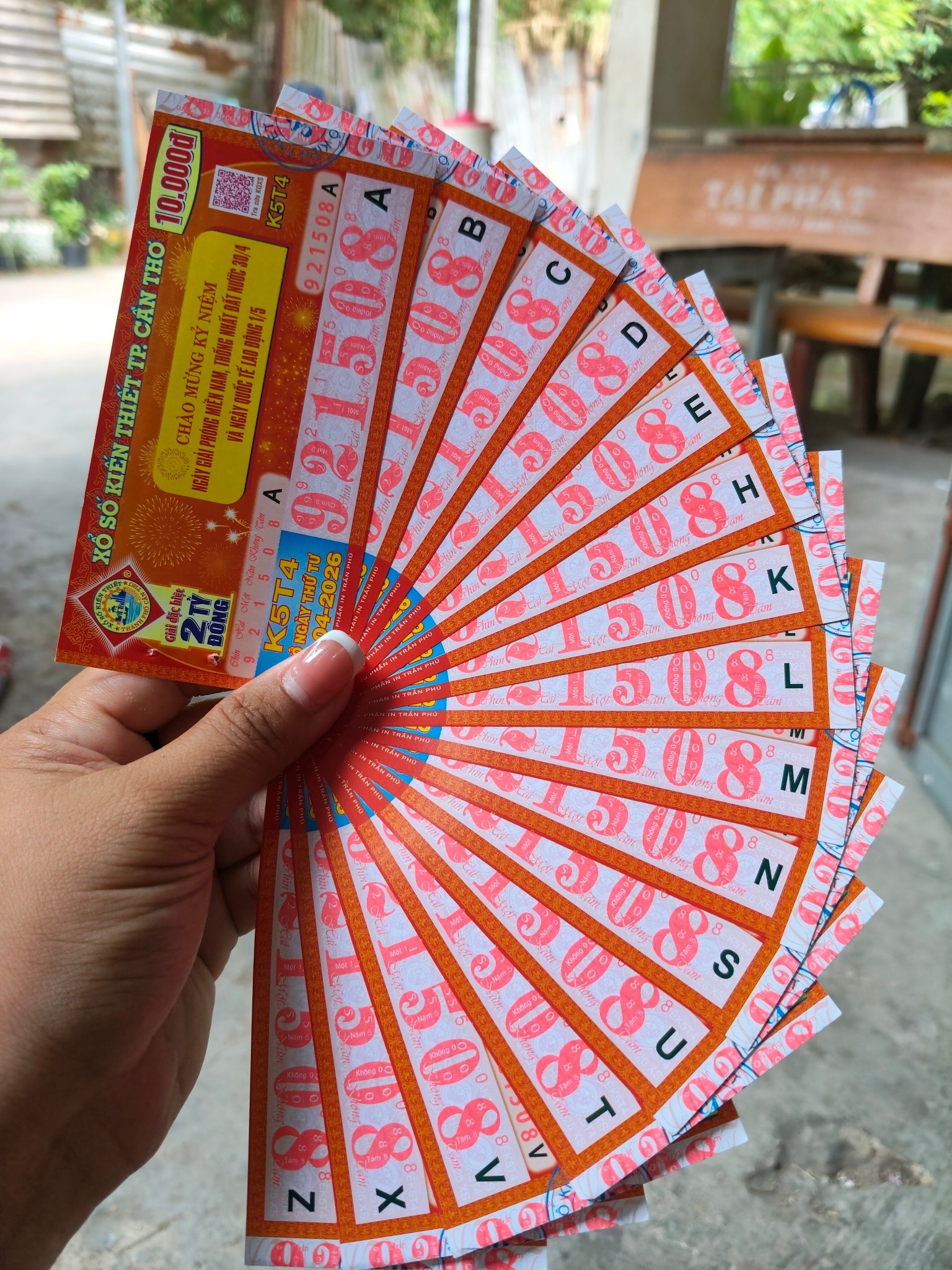 Nhiều vé trúng độc đắc xổ số miền Nam xuất hiện vào chiều 29-4 - Ảnh 5.