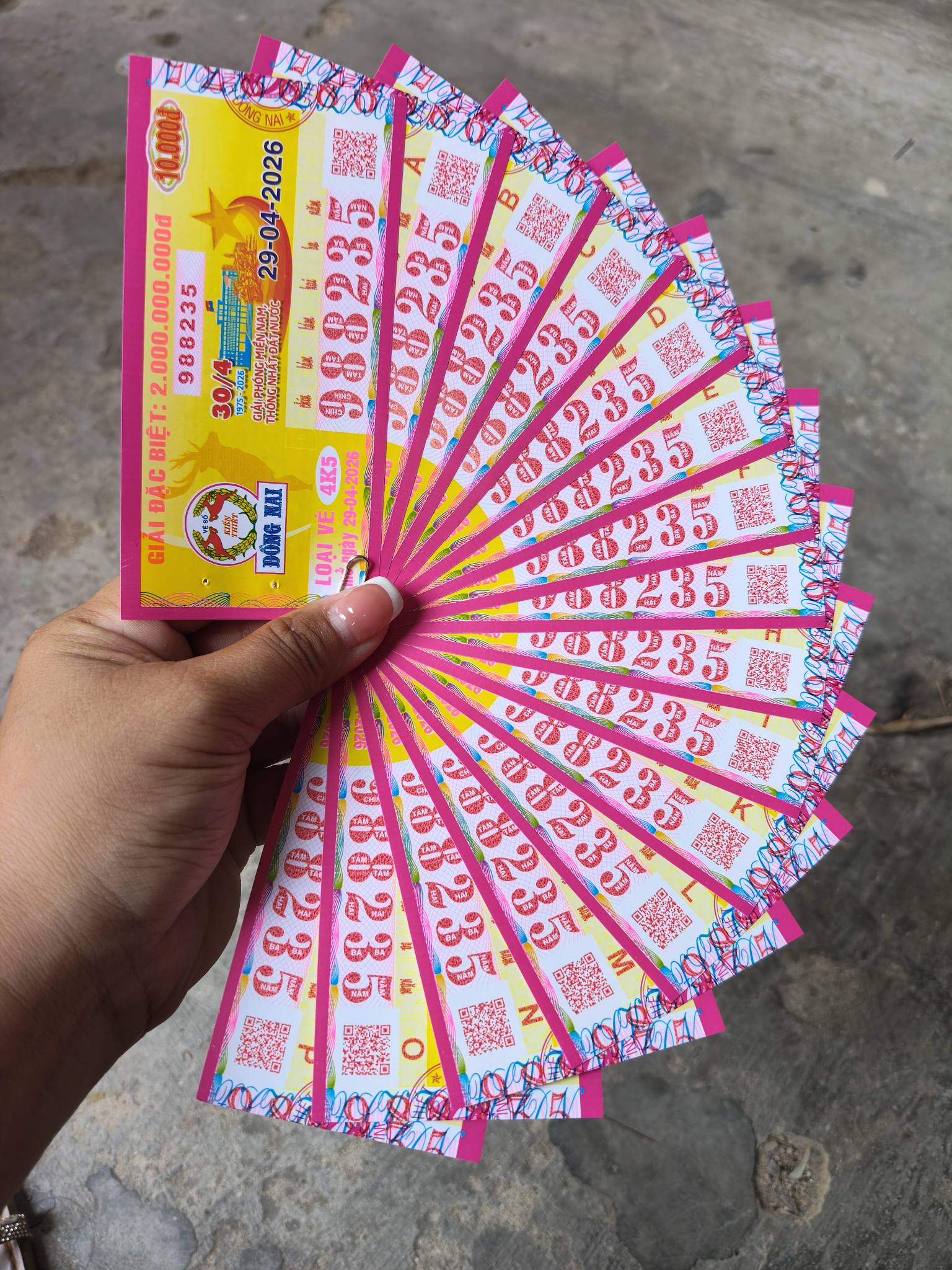Nhiều vé trúng độc đắc xổ số miền Nam xuất hiện vào chiều 29-4 - Ảnh 4.