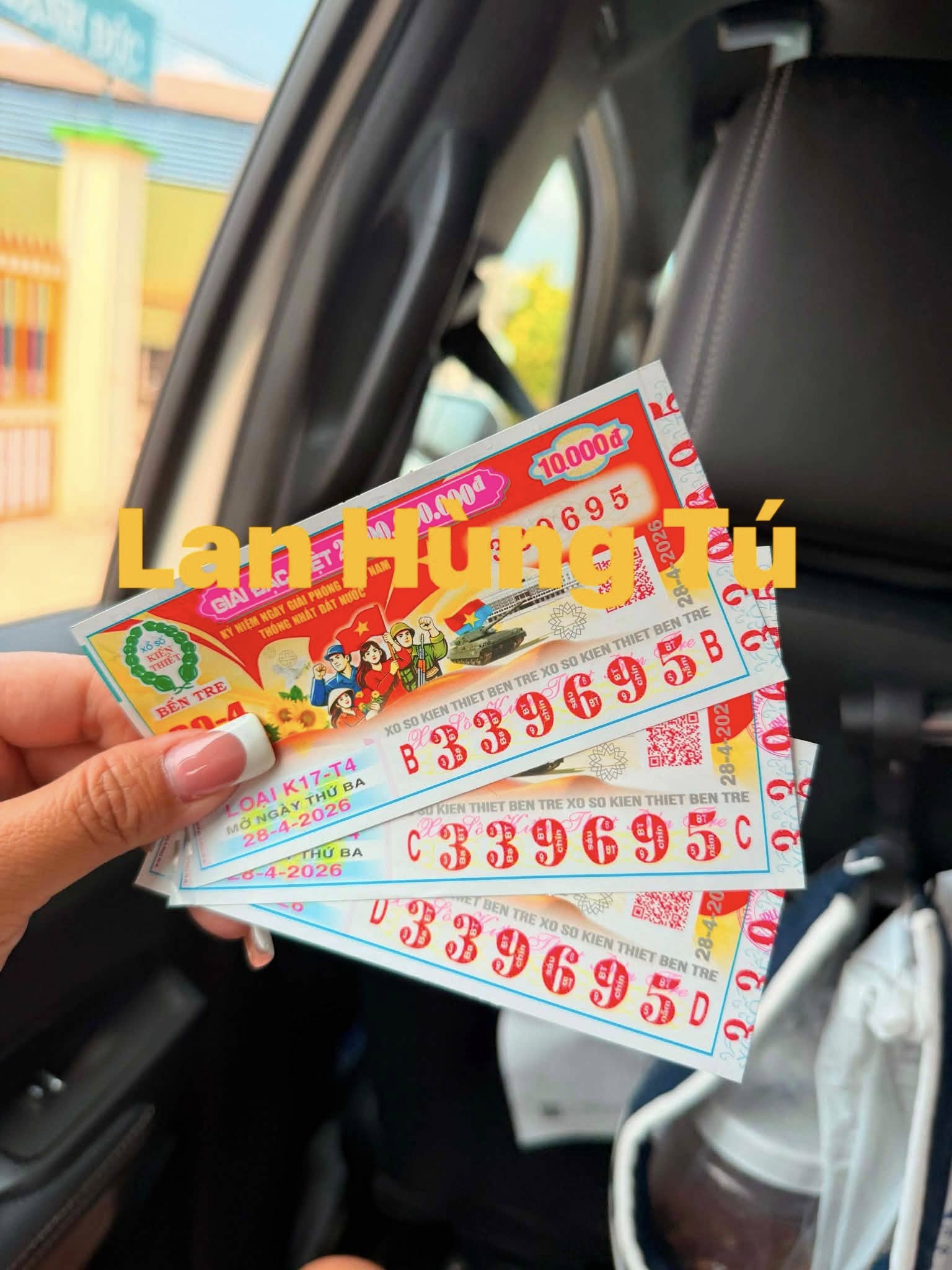 Nhiều vé trúng độc đắc xổ số miền Nam xuất hiện vào chiều 29-4 - Ảnh 2.