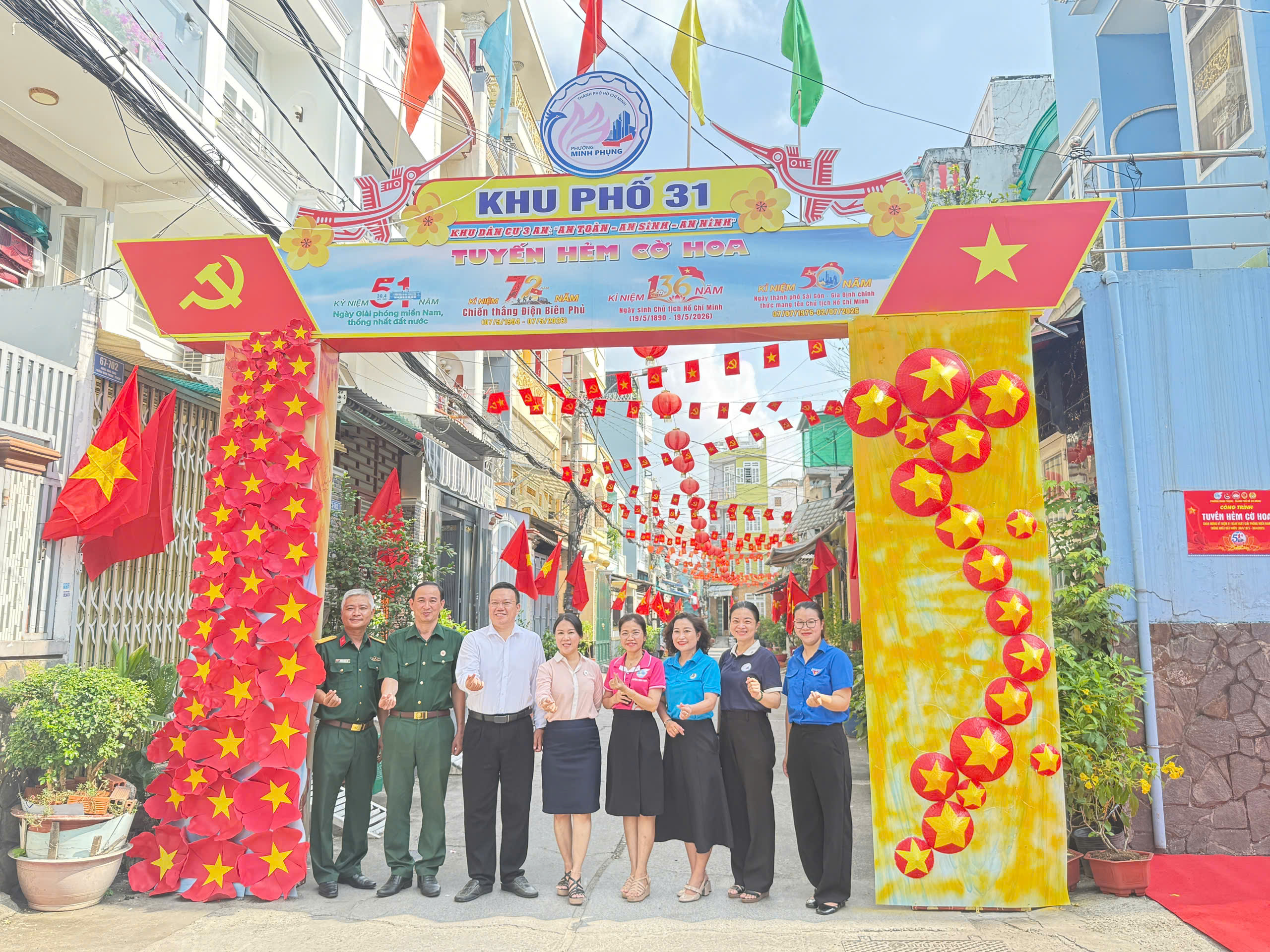 Phường Minh Phụng ra mắt "Tuyến hẻm cờ hoa" chào mừng đại lễ 30-4 - Ảnh 1.