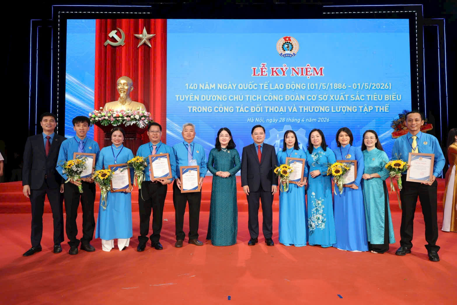 Từ đối thoại đến lợi ích: 9 chủ tịch Công đoàn cơ sở tại TP HCM được vinh danh - Ảnh 2.