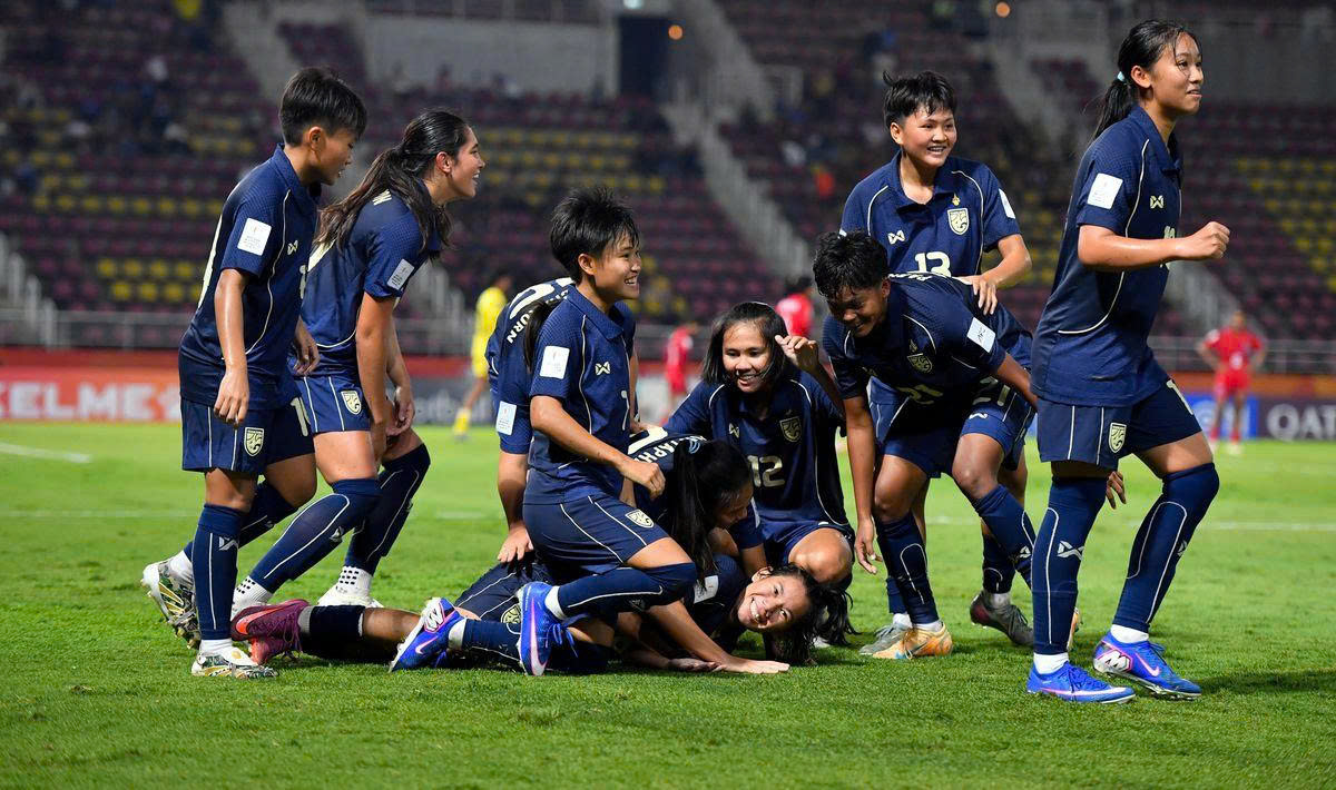 U20 nữ Việt Nam - Th&aacute;i Lan: Quyết chiến gi&agrave;nh ng&ocirc;i nh&igrave; bảng - Ảnh 2.