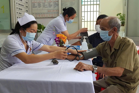 100% người dân TP HCM sẽ được tầm soát sức khỏe miễn phí trong năm 2026: Bước tiến an sinh - Ảnh 1.
