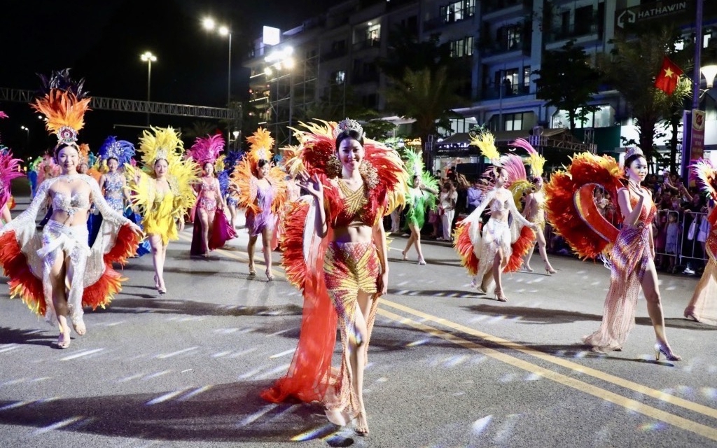 Carnaval Hạ Long 2026: Vũ hội đường phố bên bờ di sản
