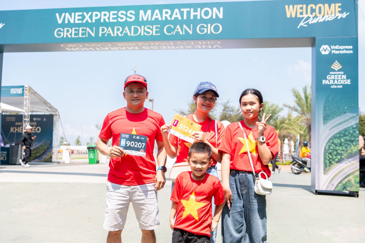 Trước giờ khai m&agrave;n VnExpress Marathon, runner v&agrave; du kh&aacute;ch n&oacute;i g&igrave; về Vinhomes Green Paradise? - Ảnh 3.
