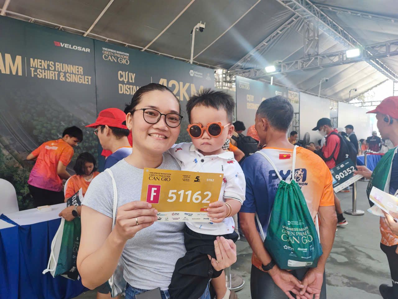Trước giờ khai m&agrave;n VnExpress Marathon, runner v&agrave; du kh&aacute;ch n&oacute;i g&igrave; về Vinhomes Green Paradise? - Ảnh 4.