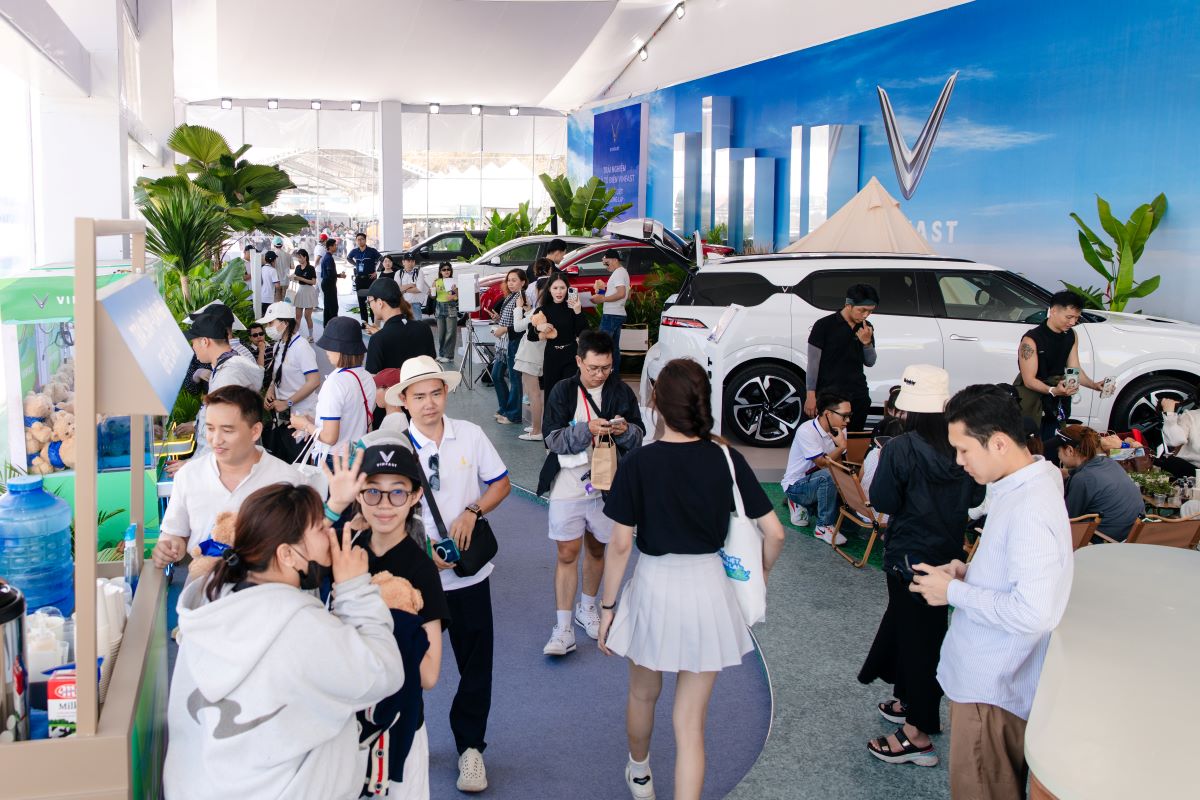 Trước giờ khai m&agrave;n VnExpress Marathon, runner v&agrave; du kh&aacute;ch n&oacute;i g&igrave; về Vinhomes Green Paradise? - Ảnh 6.